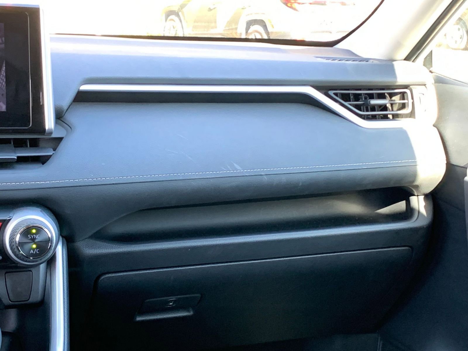 Thumbnail: 2025 Toyota RAV4 - 34