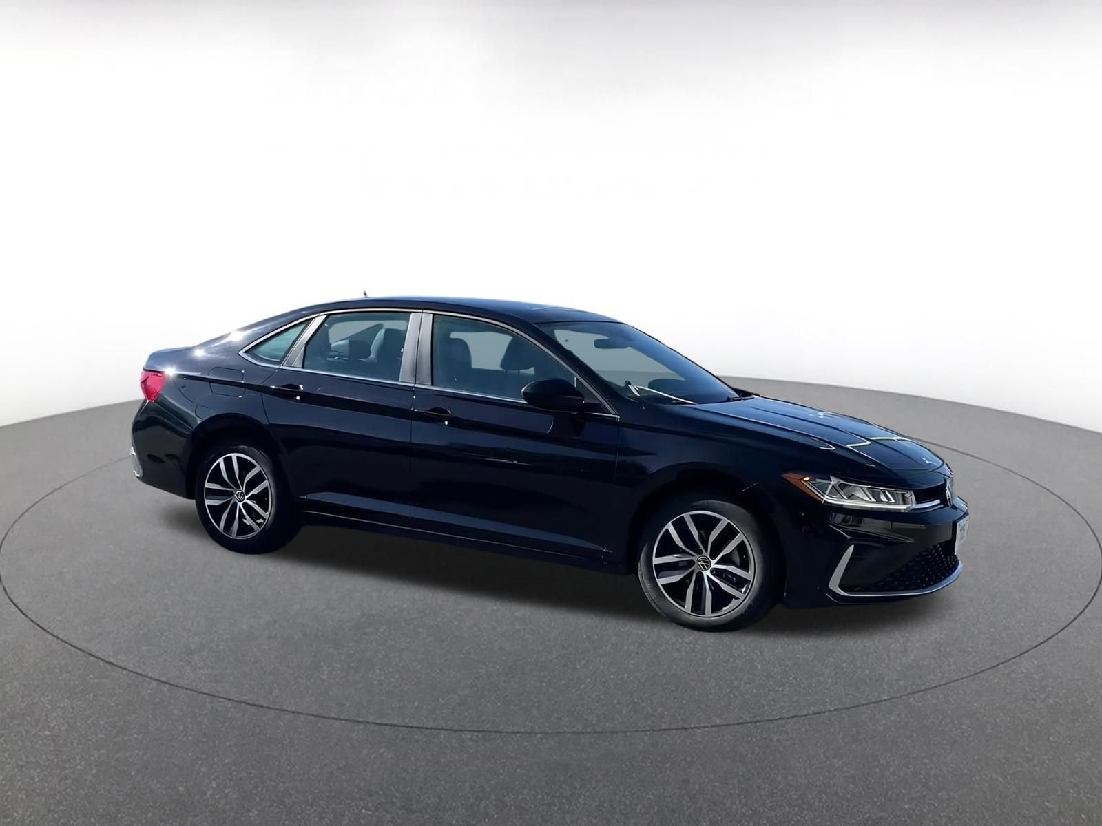 Thumbnail: 2025 Volkswagen Jetta - 2