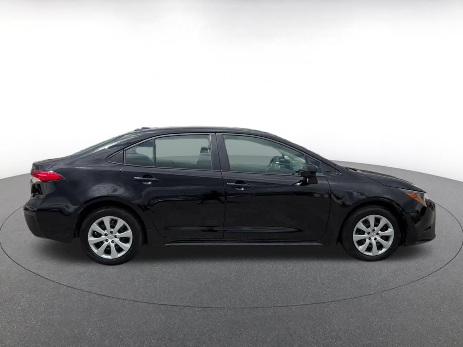 Thumbnail: 2025 Toyota Corolla - 16