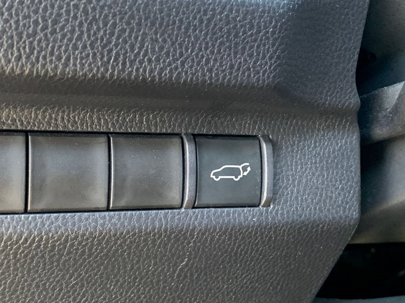 Thumbnail: 2025 Toyota RAV4 - 23