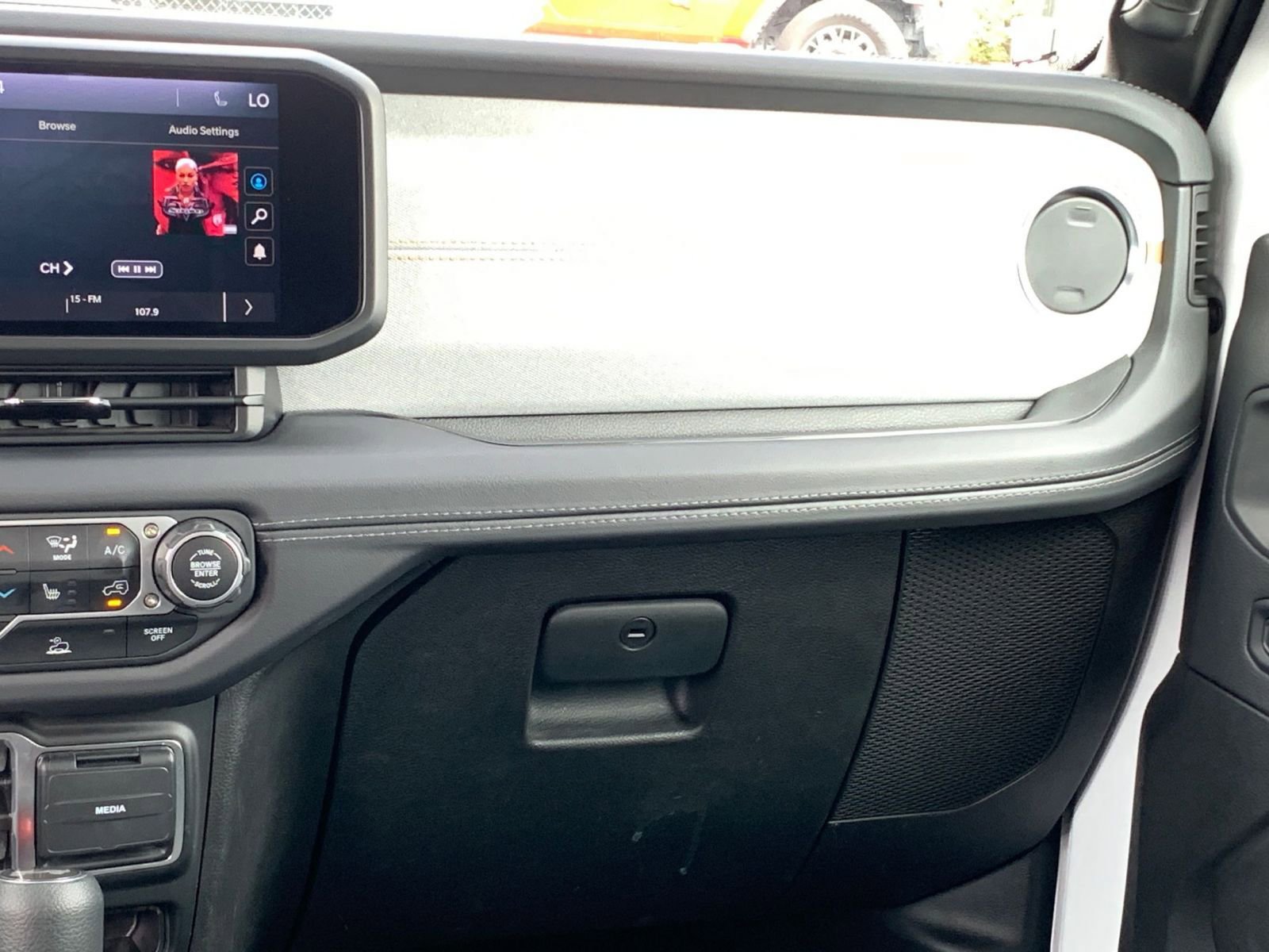 Thumbnail: 2025 Jeep Wrangler - 34