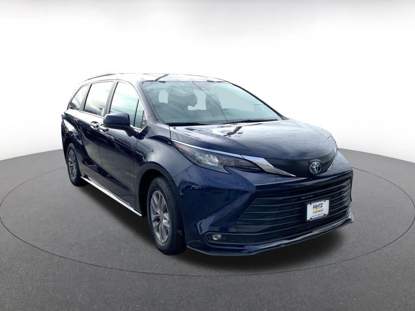 Thumbnail: 2025 Toyota Sienna - 1