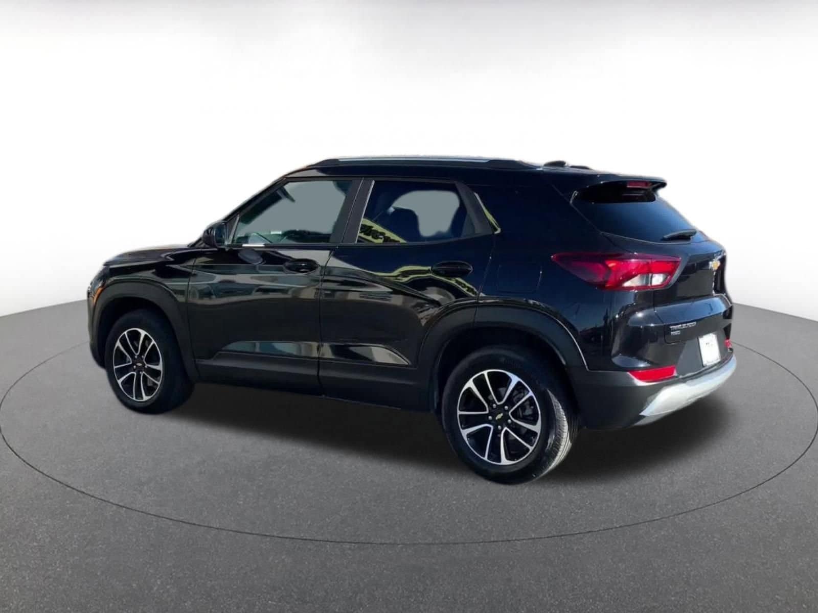 Thumbnail: 2025 Chevrolet TrailBlazer - 10