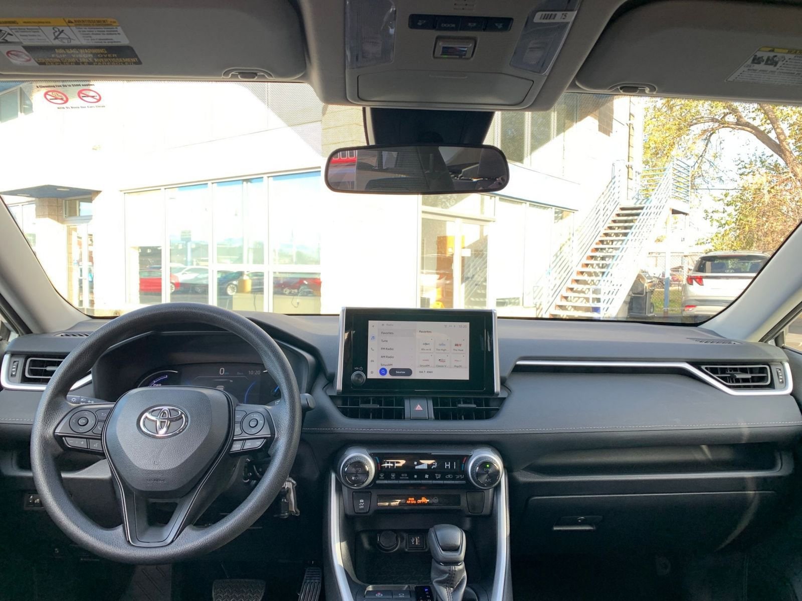 Thumbnail: 2025 Toyota RAV4 - 32