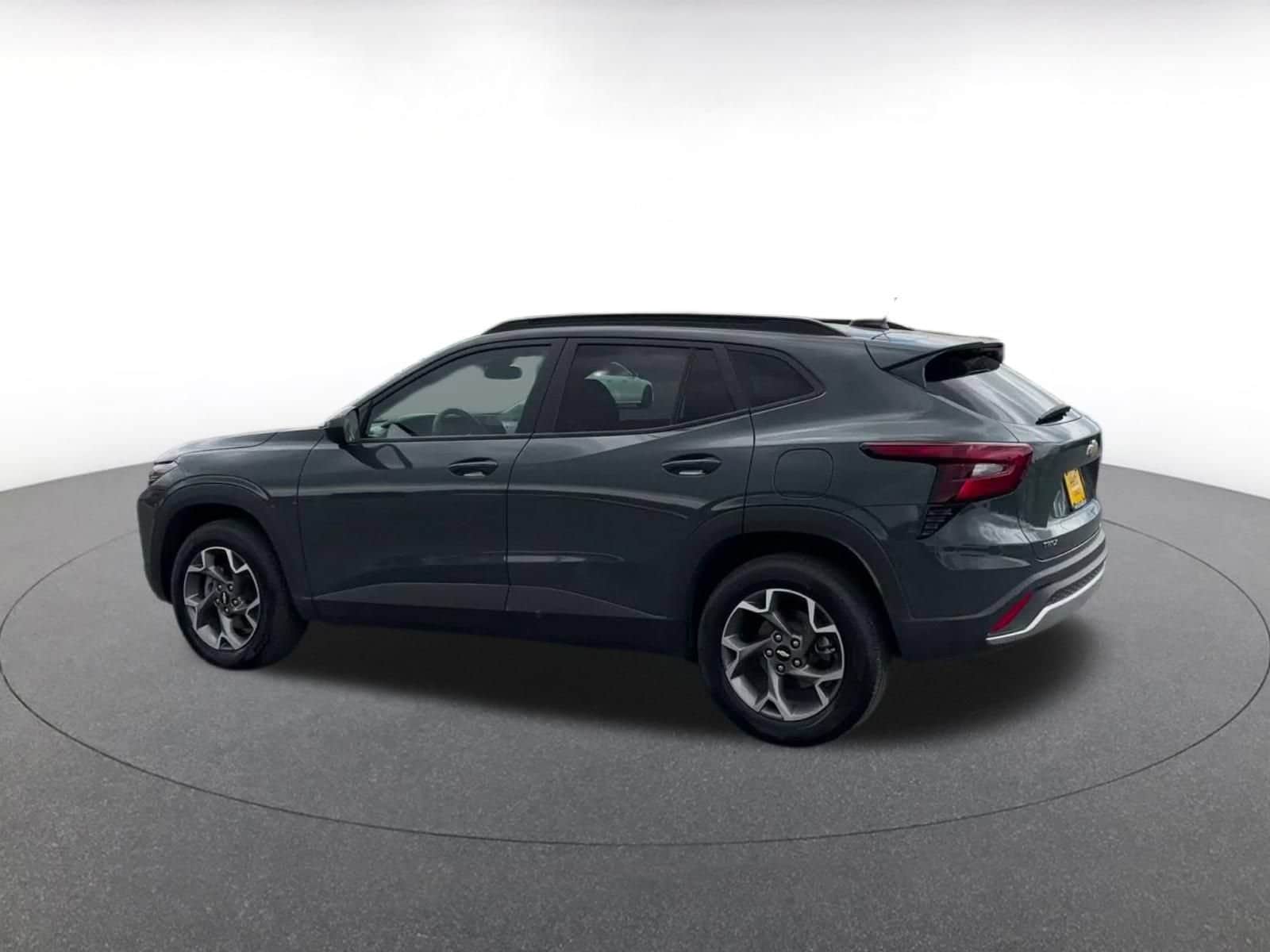 Thumbnail: 2025 Chevrolet Trax - 8