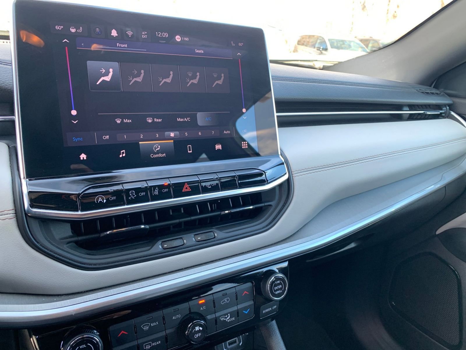 Thumbnail: 2025 Jeep Compass - 17