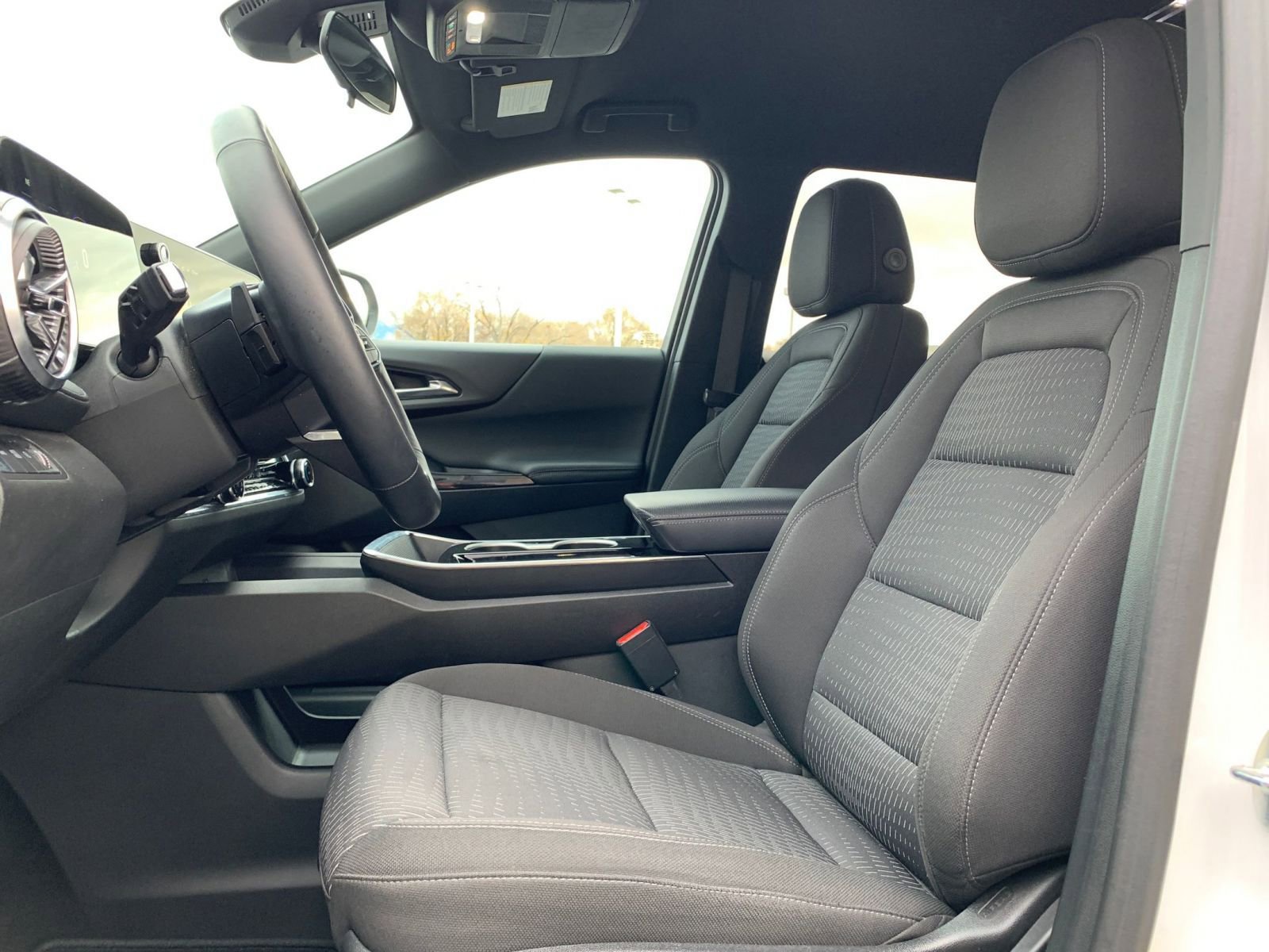 Thumbnail: 2025 Chevrolet Equinox - 25