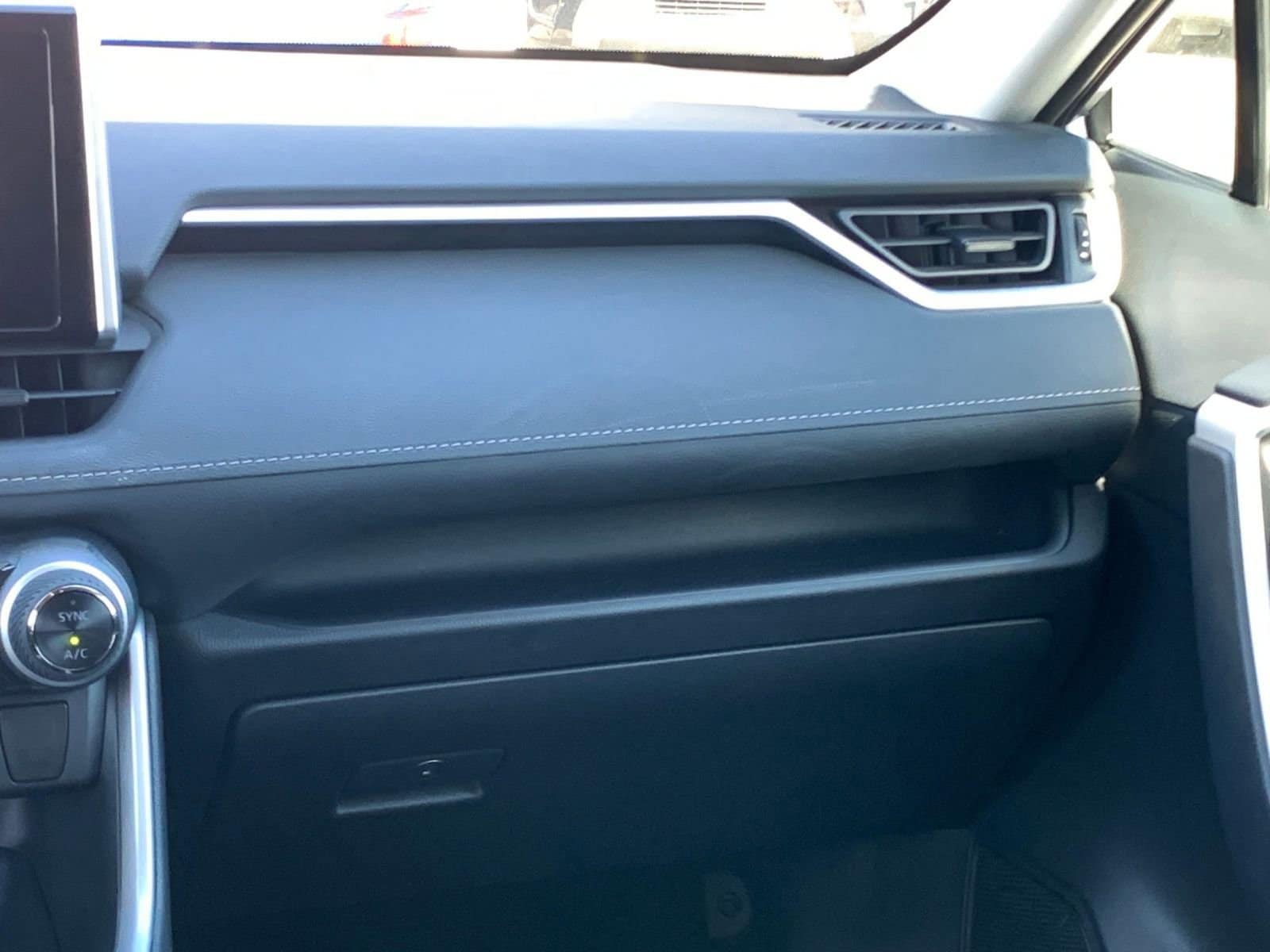 Thumbnail: 2025 Toyota RAV4 - 34