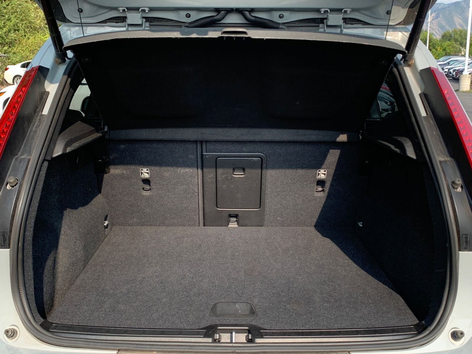 Thumbnail: 2024 Volvo XC40 - 31