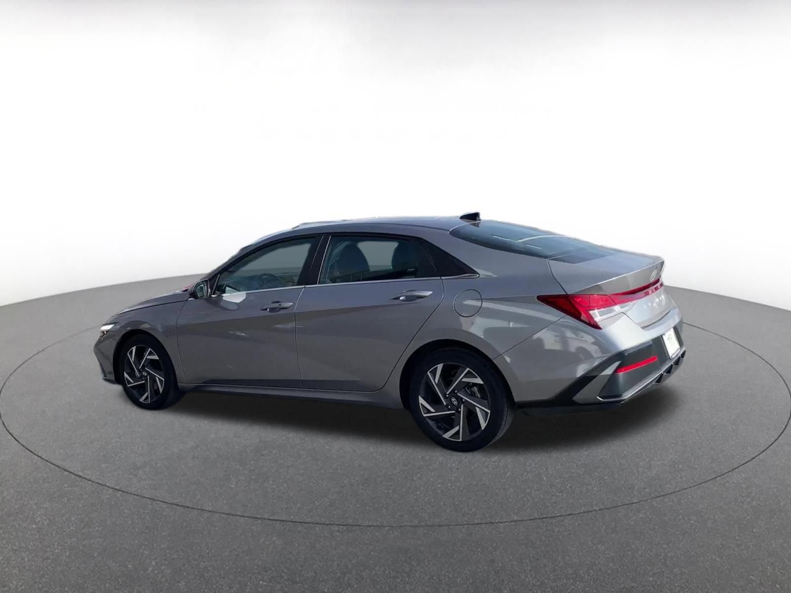 Thumbnail: 2025 Hyundai Elantra - 10