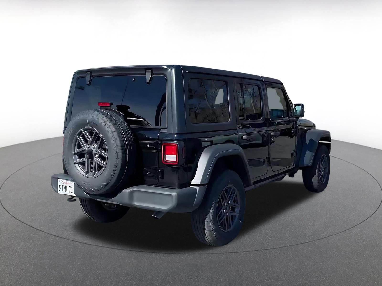 Thumbnail: 2025 Jeep Wrangler - 15