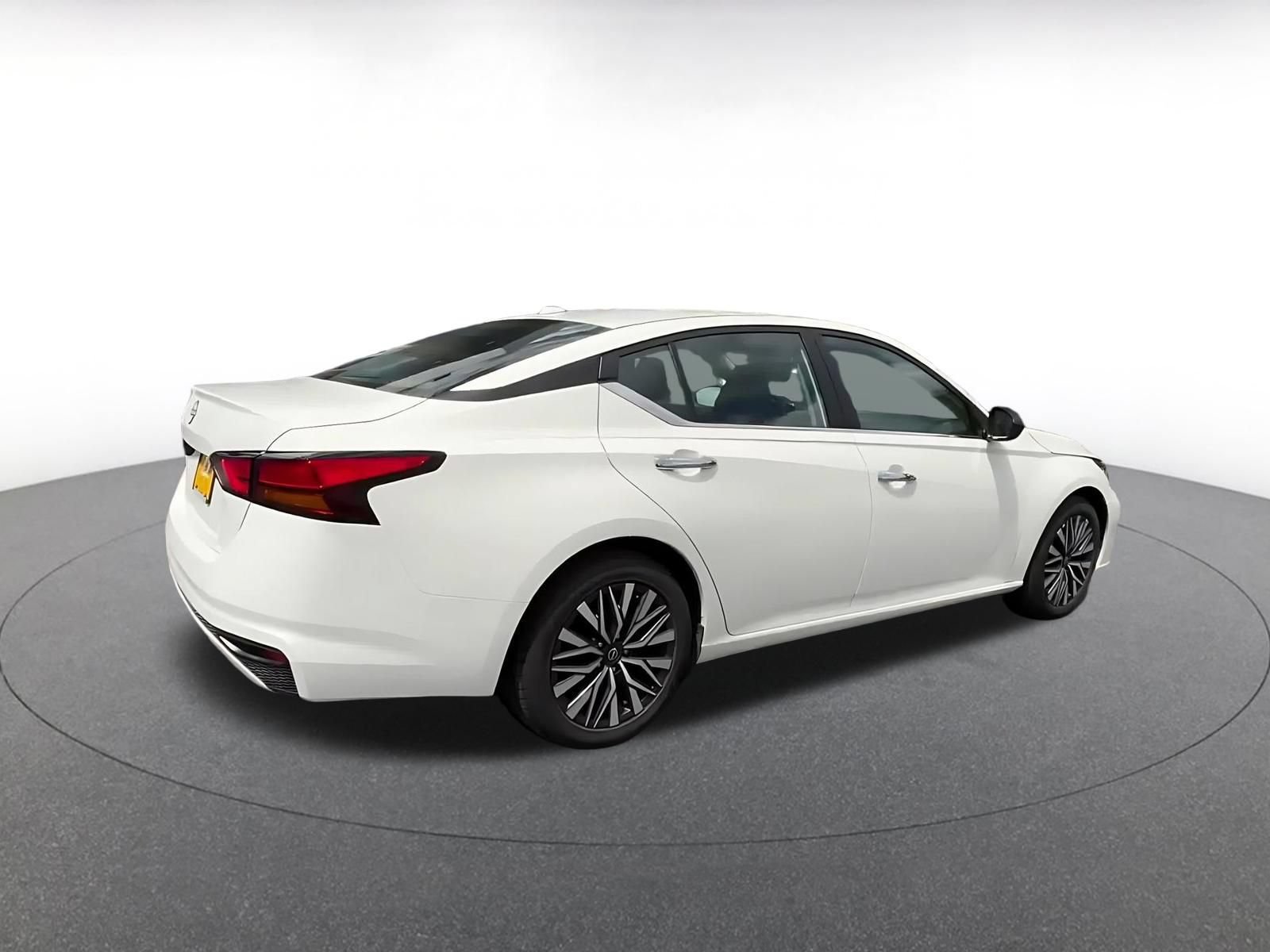 Thumbnail: 2025 Nissan Altima - 11