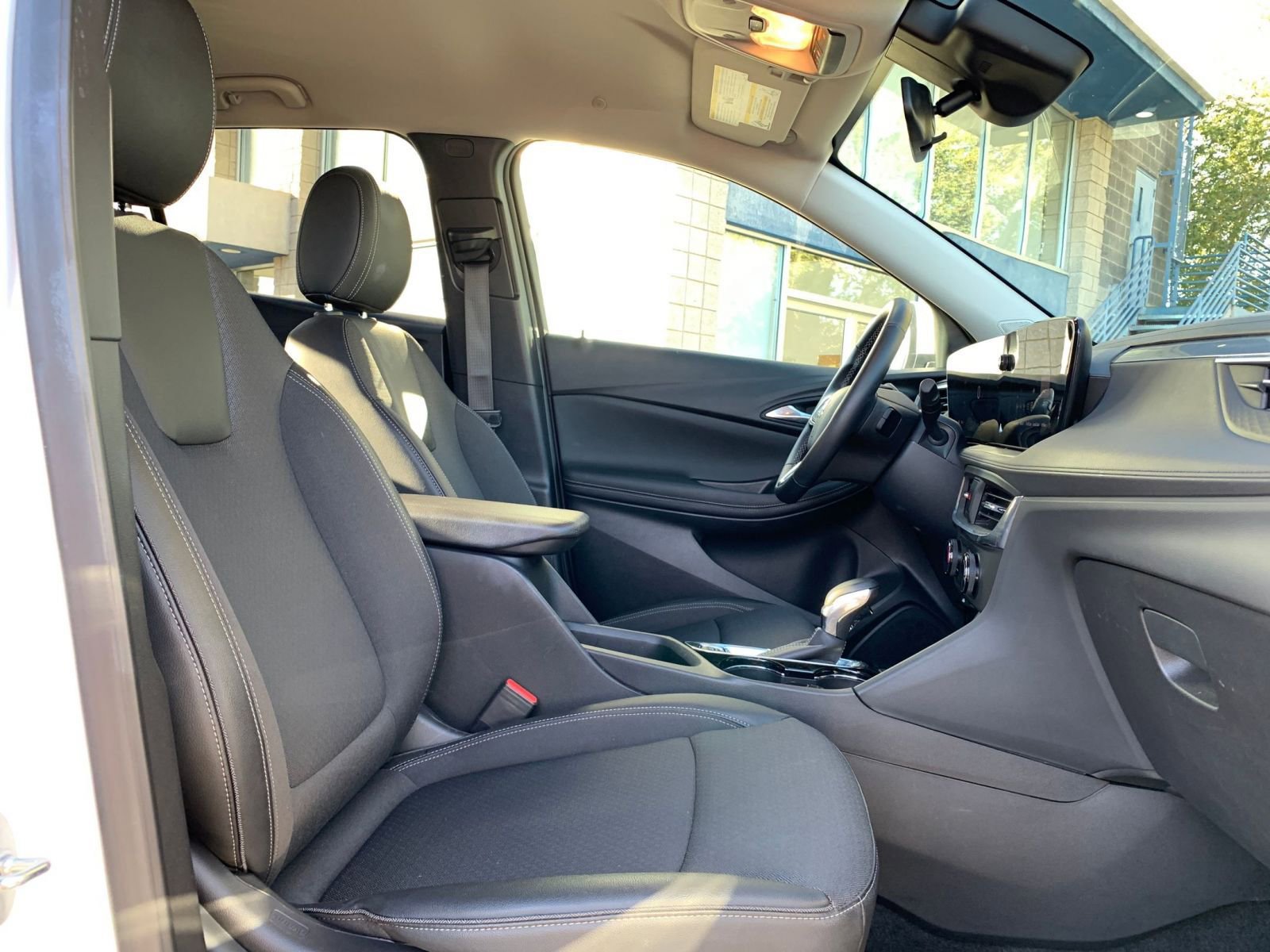 Thumbnail: 2025 Buick Encore GX - 34