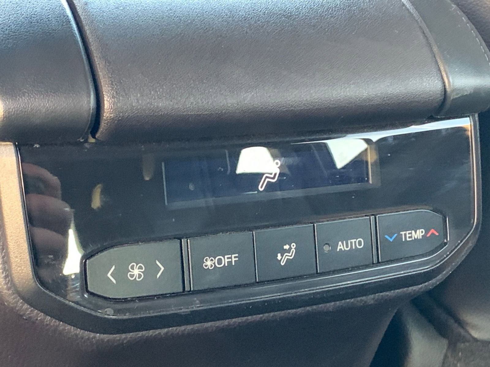 Thumbnail: 2025 Toyota Highlander - 27