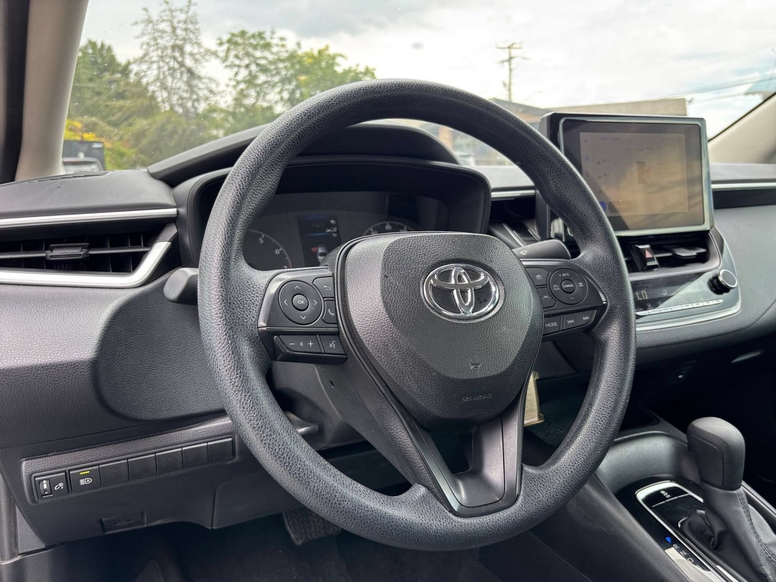 Thumbnail: 2025 Toyota Corolla - 32