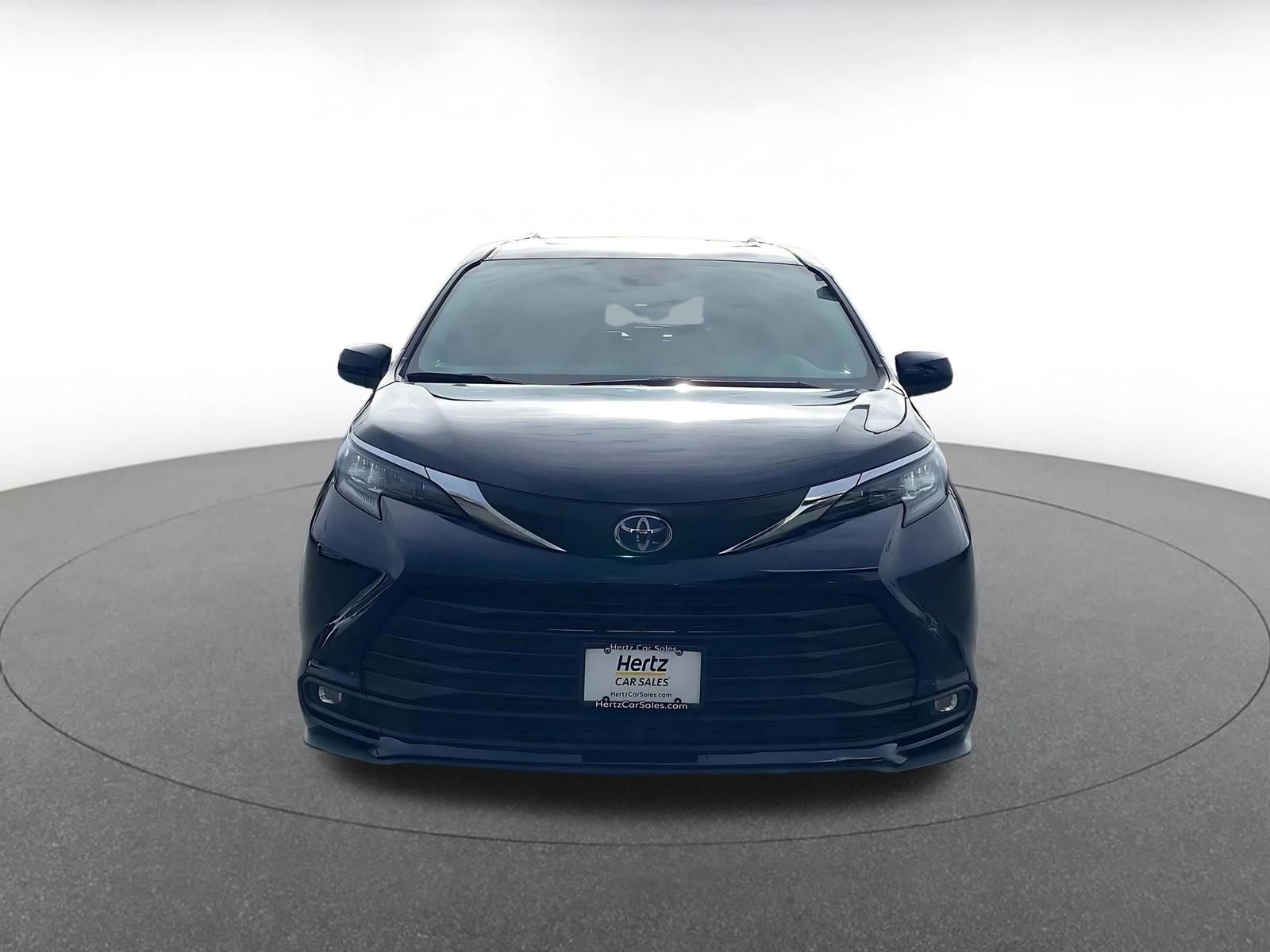 Thumbnail: 2025 Toyota Sienna - 4