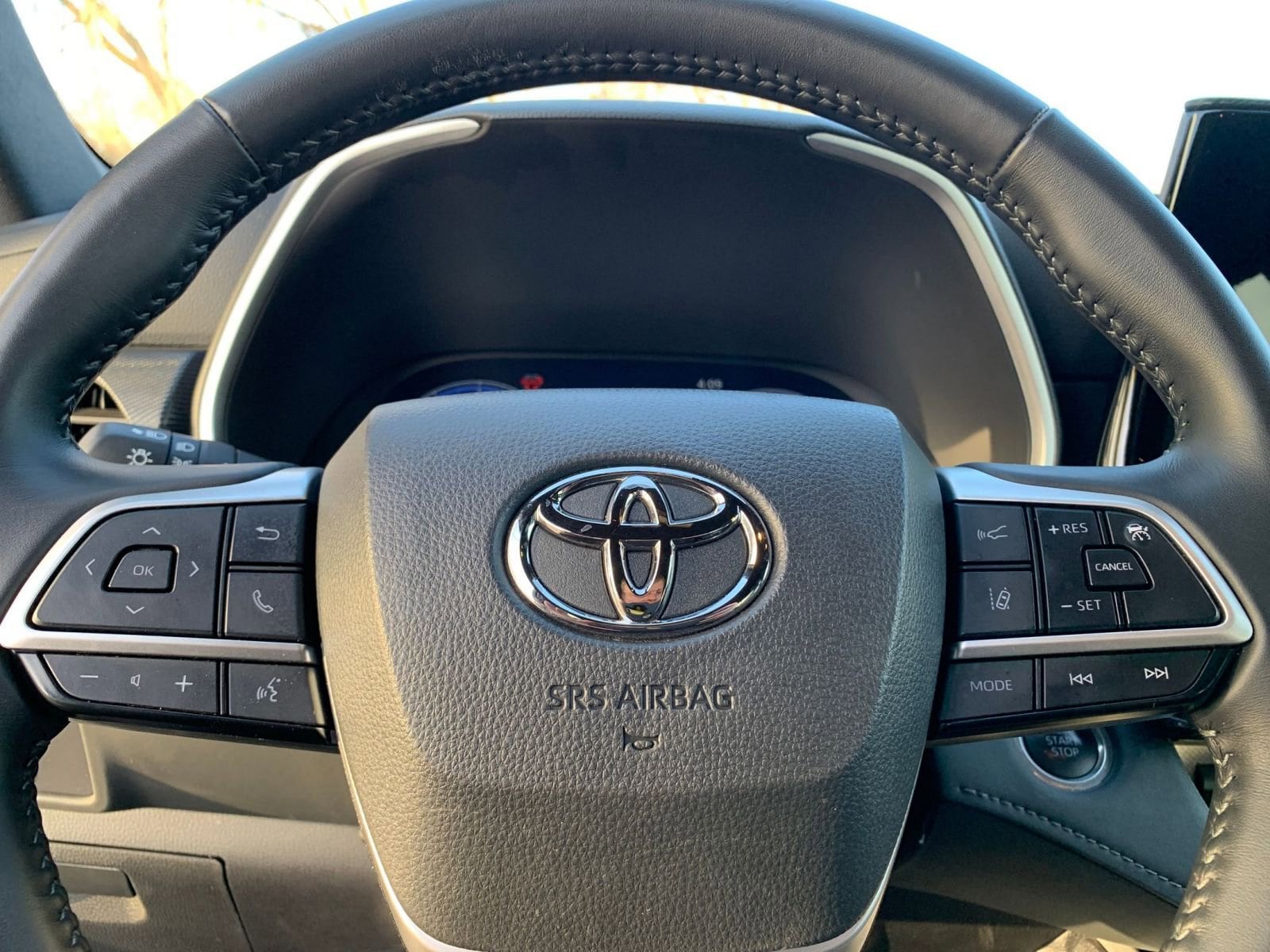 Thumbnail: 2025 Toyota Highlander - 30