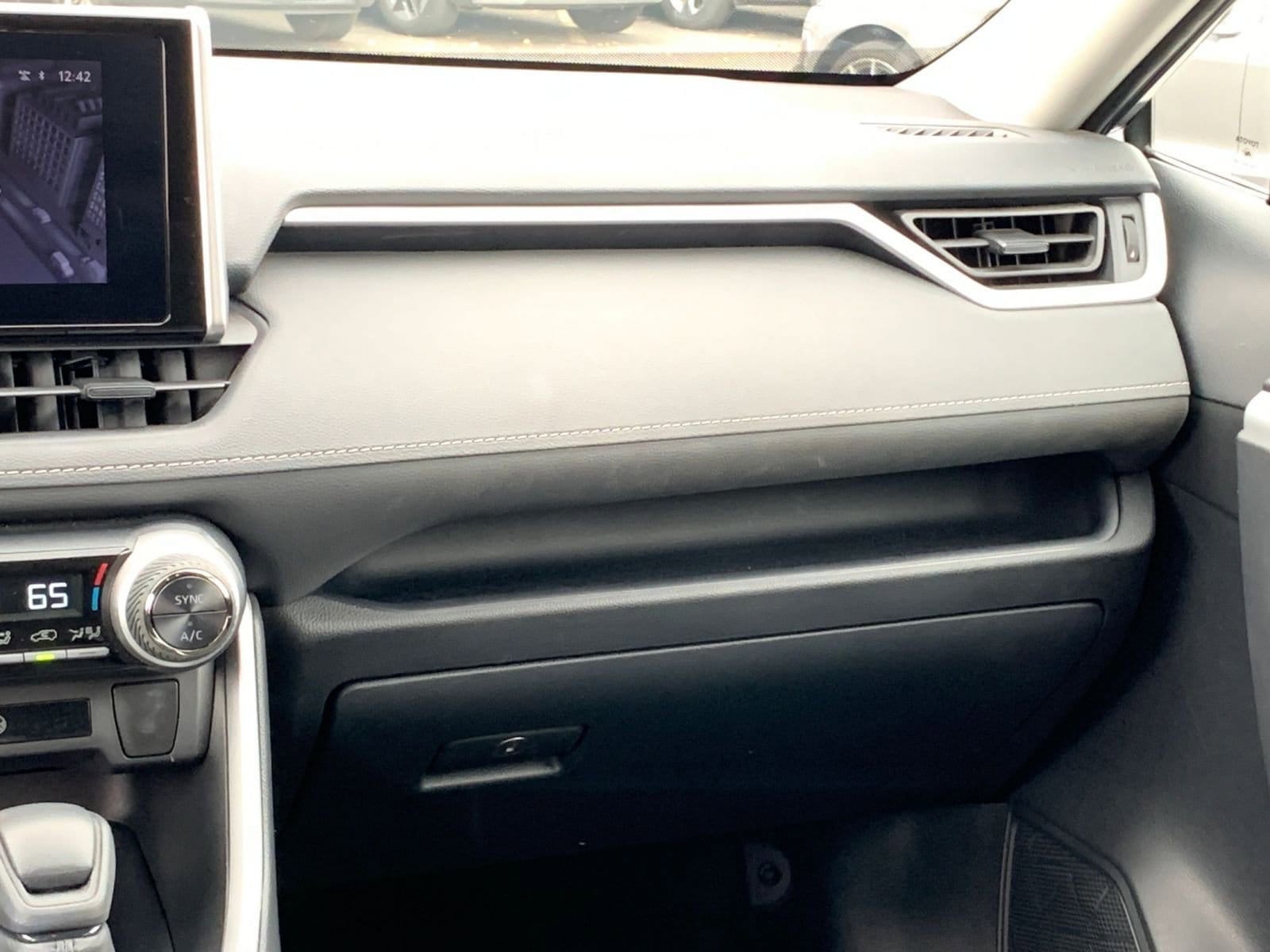 Thumbnail: 2025 Toyota RAV4 - 34