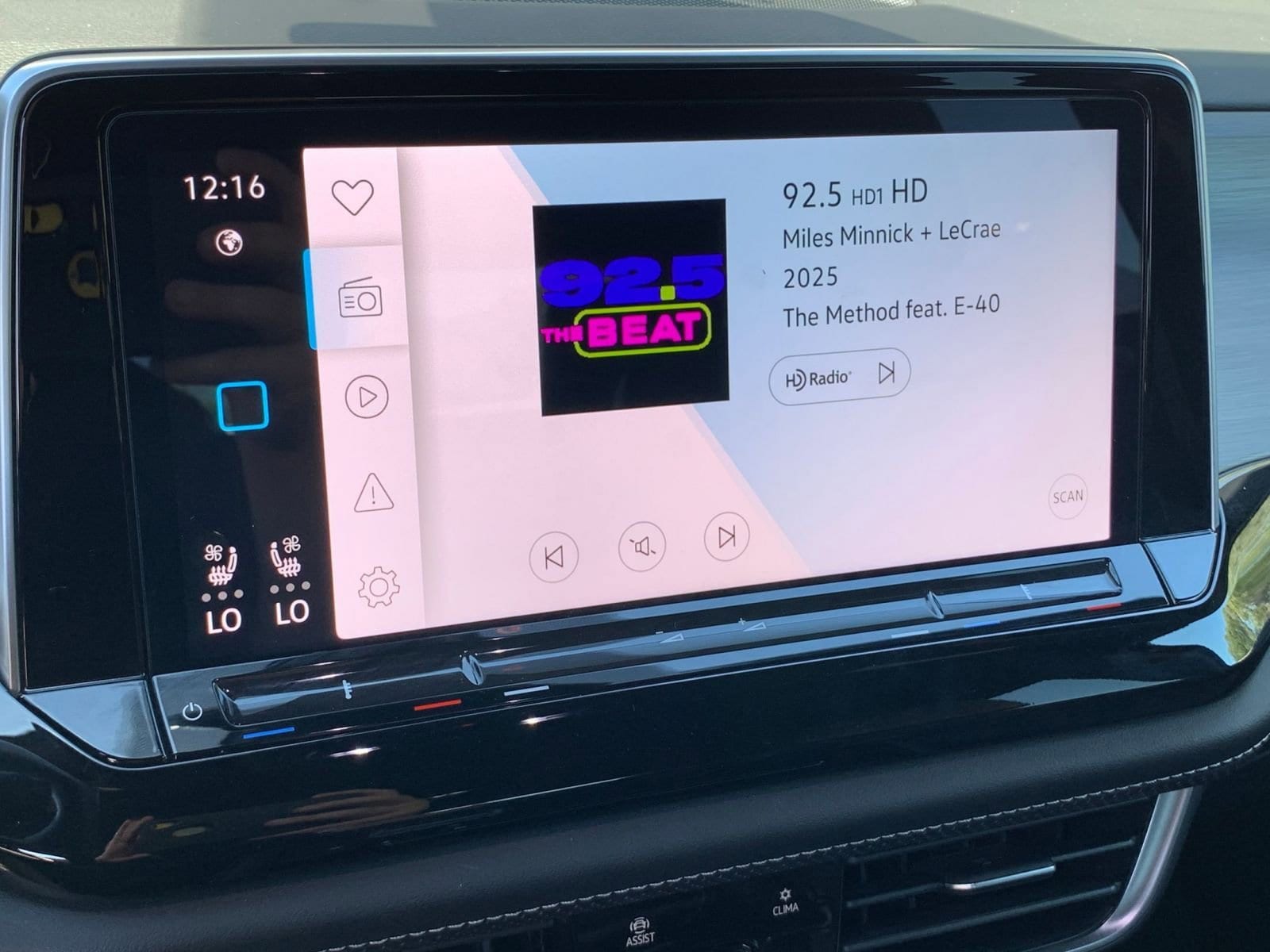 Thumbnail: 2024 Volkswagen Atlas - 21