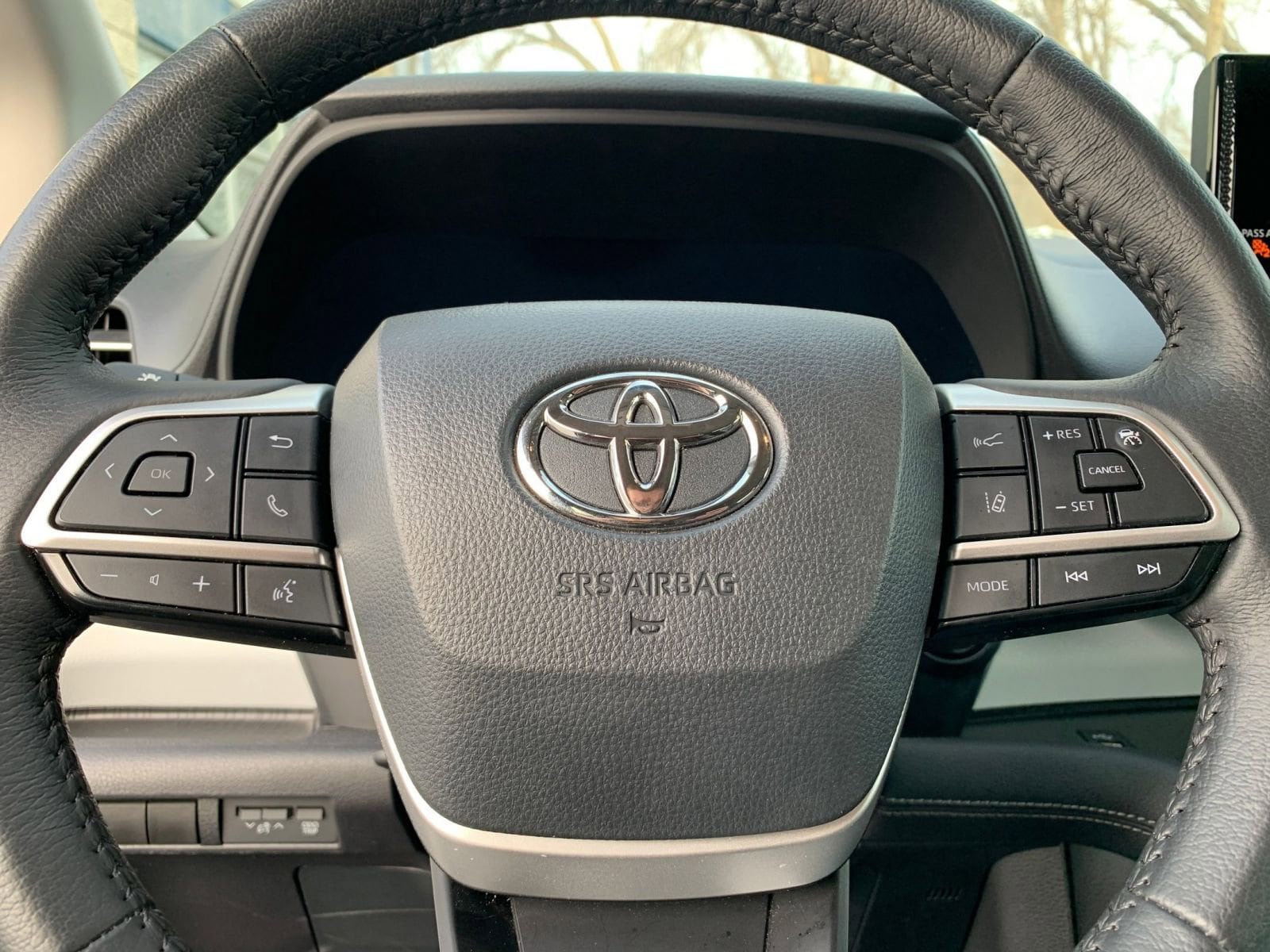 Thumbnail: 2025 Toyota Sienna - 30