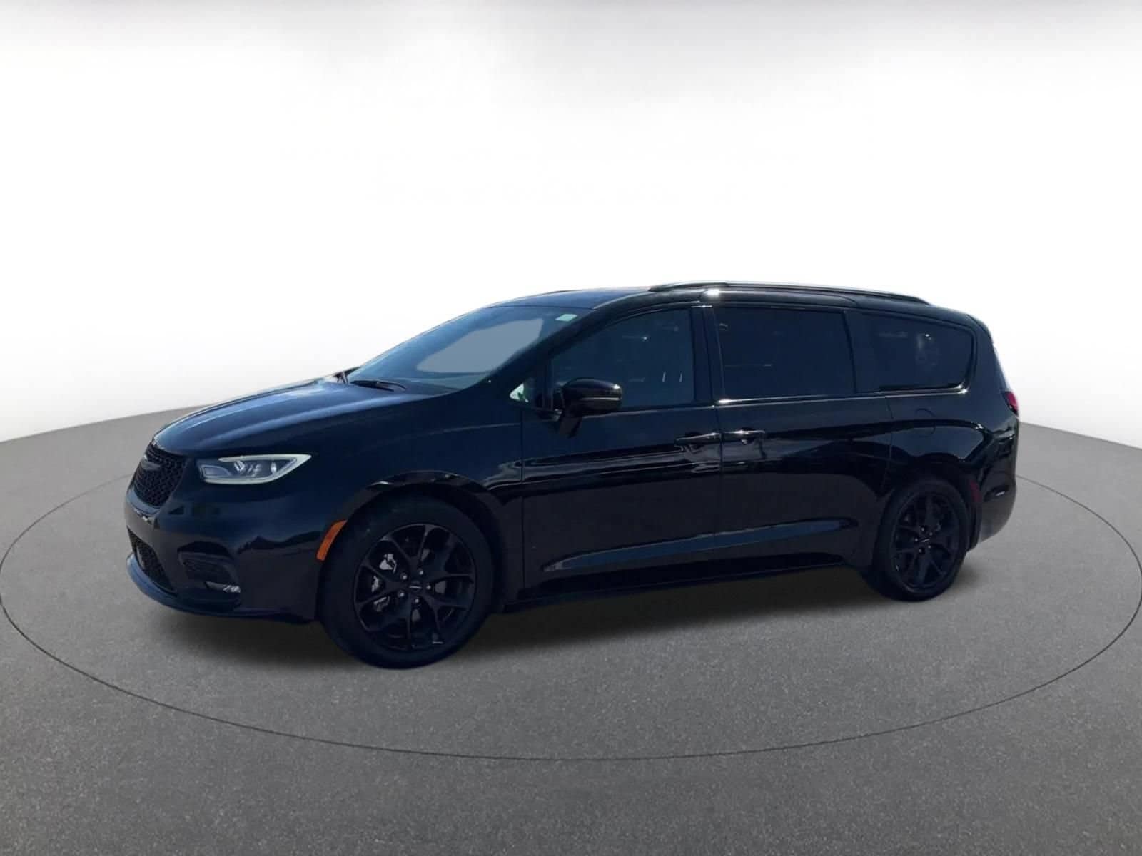 Thumbnail: 2025 Chrysler Pacifica - 7