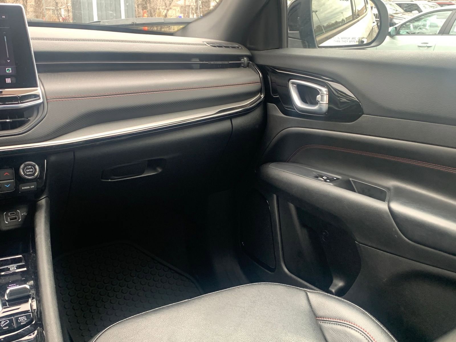 Thumbnail: 2025 Jeep Compass - 34