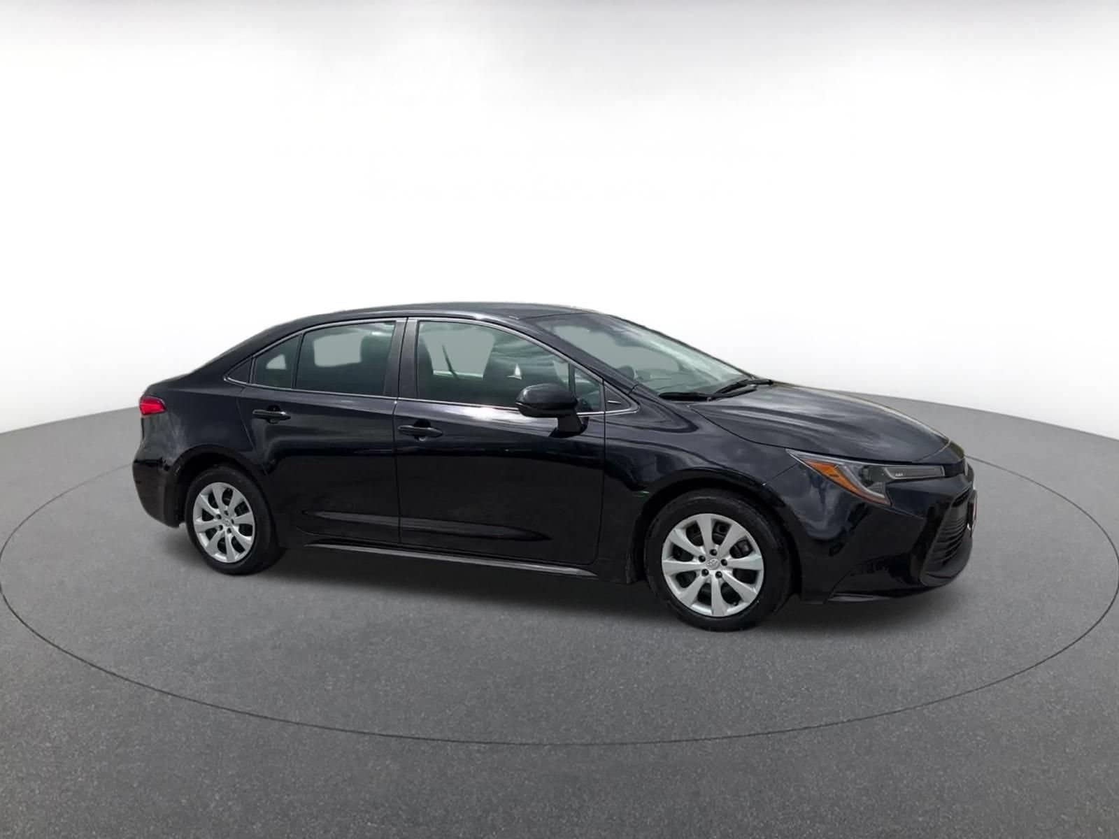 Thumbnail: 2025 Toyota Corolla - 2