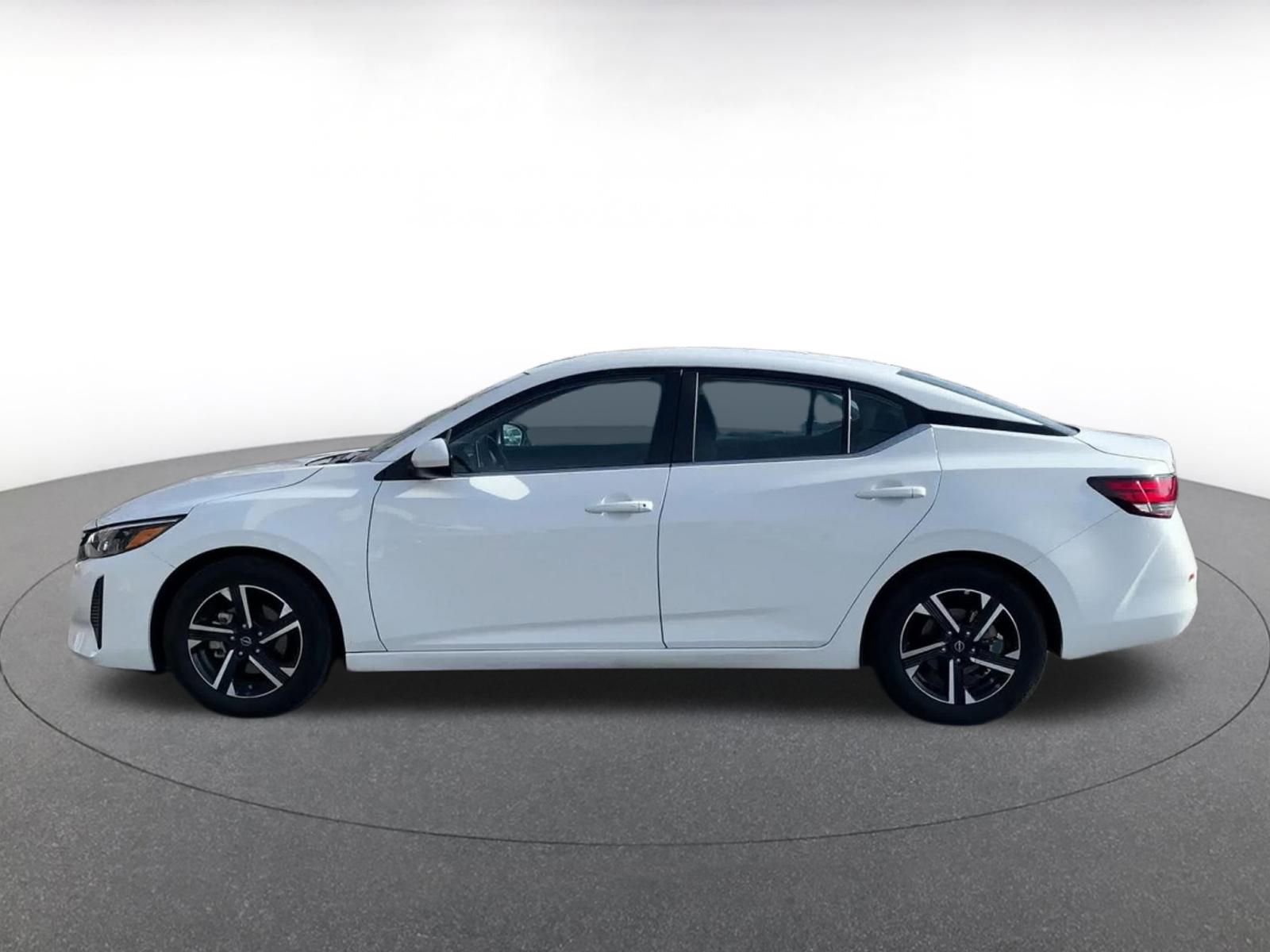 Thumbnail: 2025 Nissan Sentra - 9