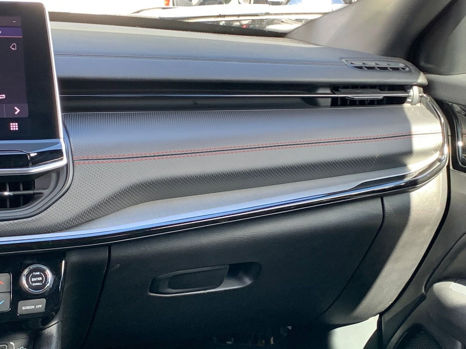 Thumbnail: 2025 Jeep Compass - 34