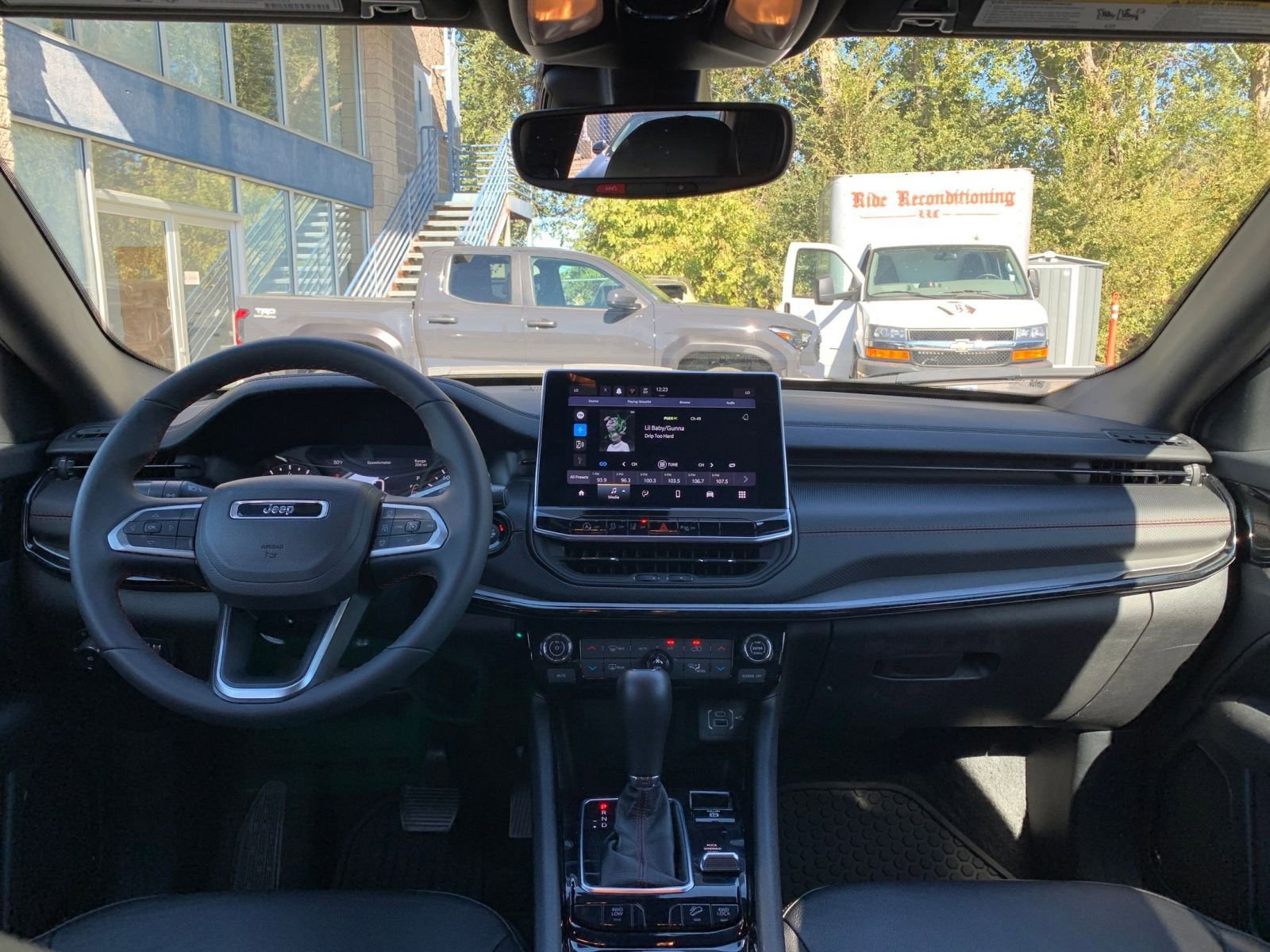 Thumbnail: 2025 Jeep Compass - 32