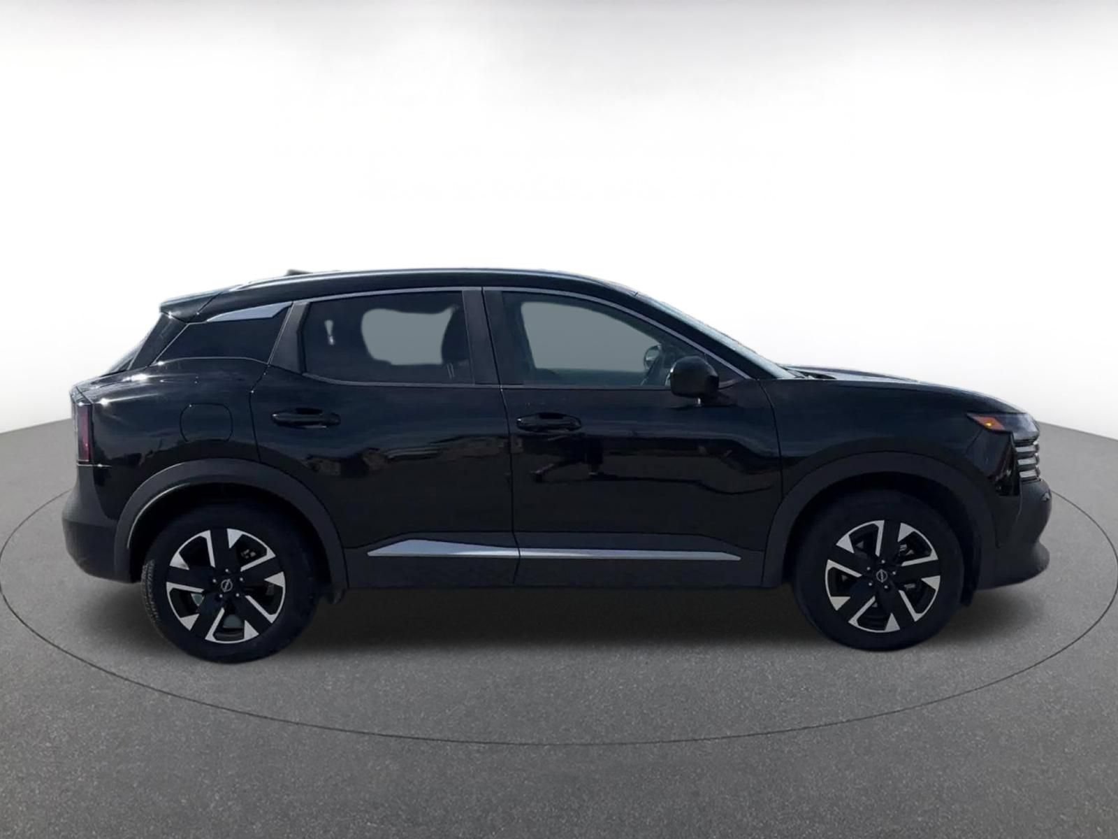 Thumbnail: 2026 Nissan Kicks - 15