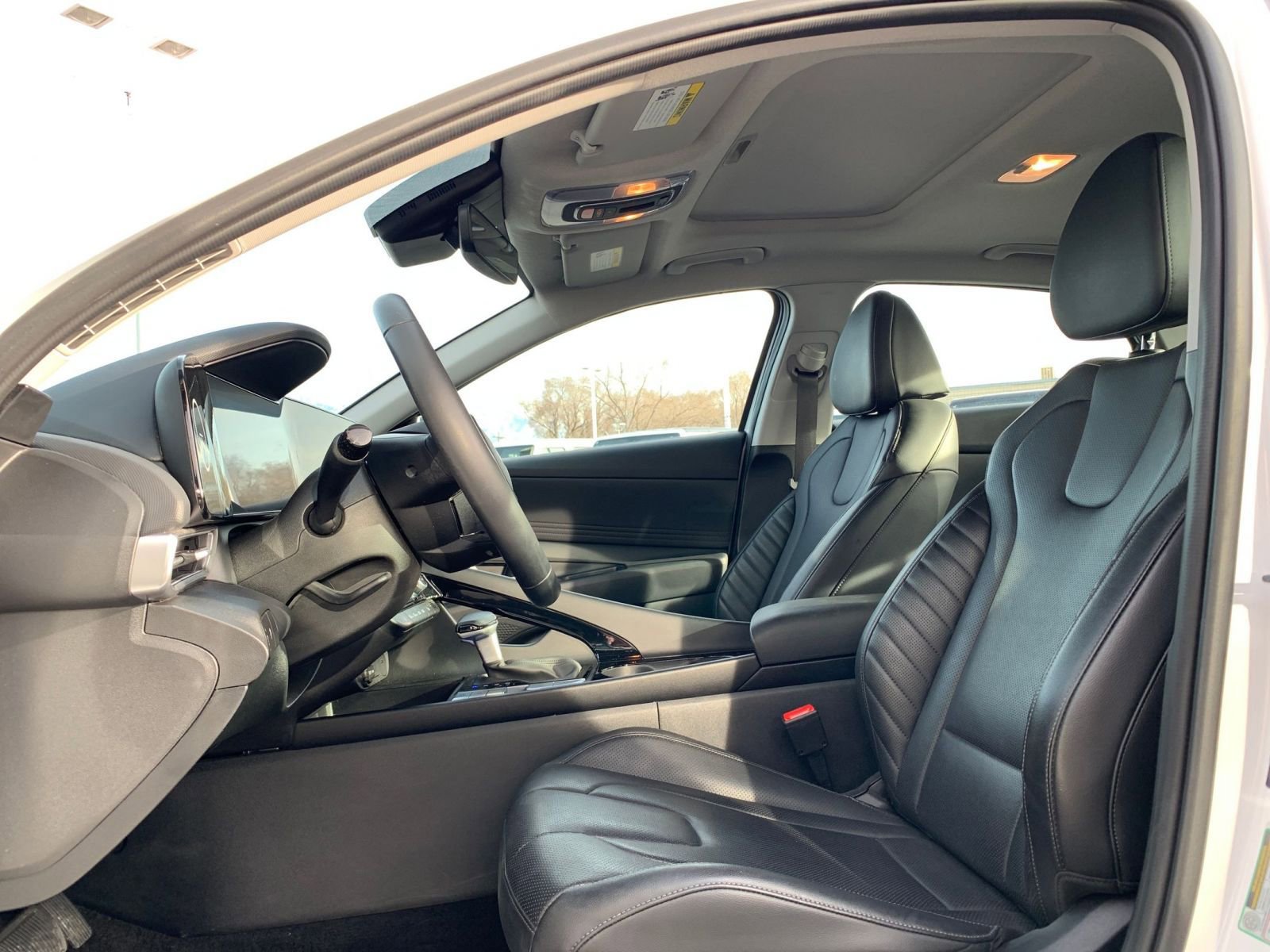 Thumbnail: 2025 Hyundai Elantra - 28