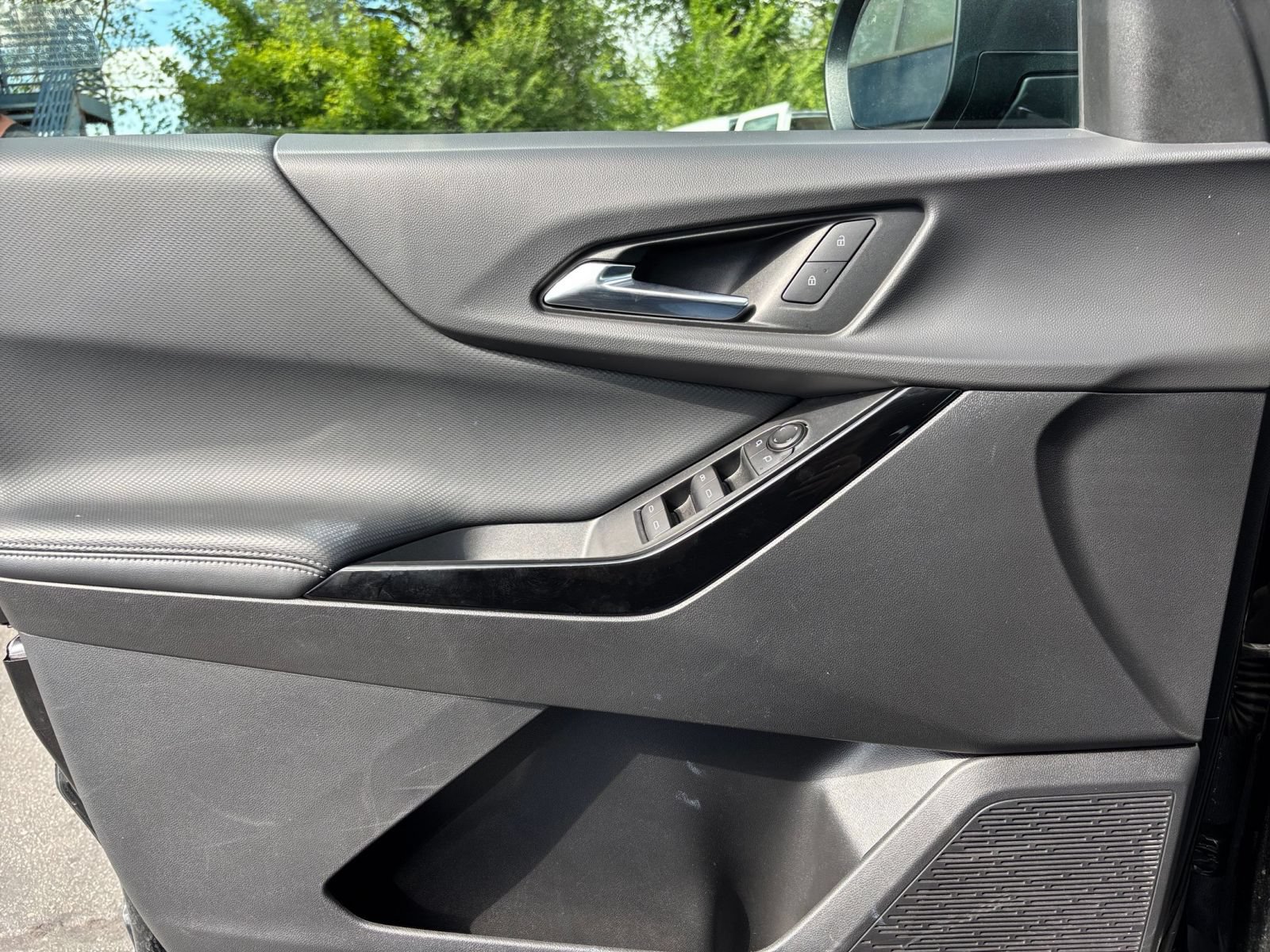 Thumbnail: 2025 Chevrolet Equinox - 15