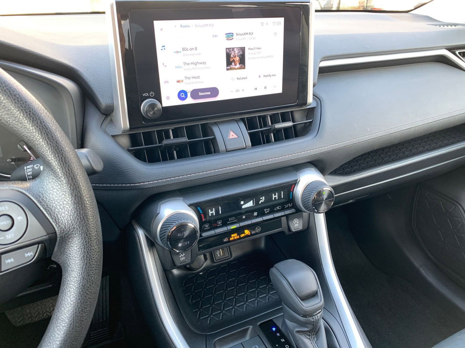 Thumbnail: 2025 Toyota RAV4 - 18