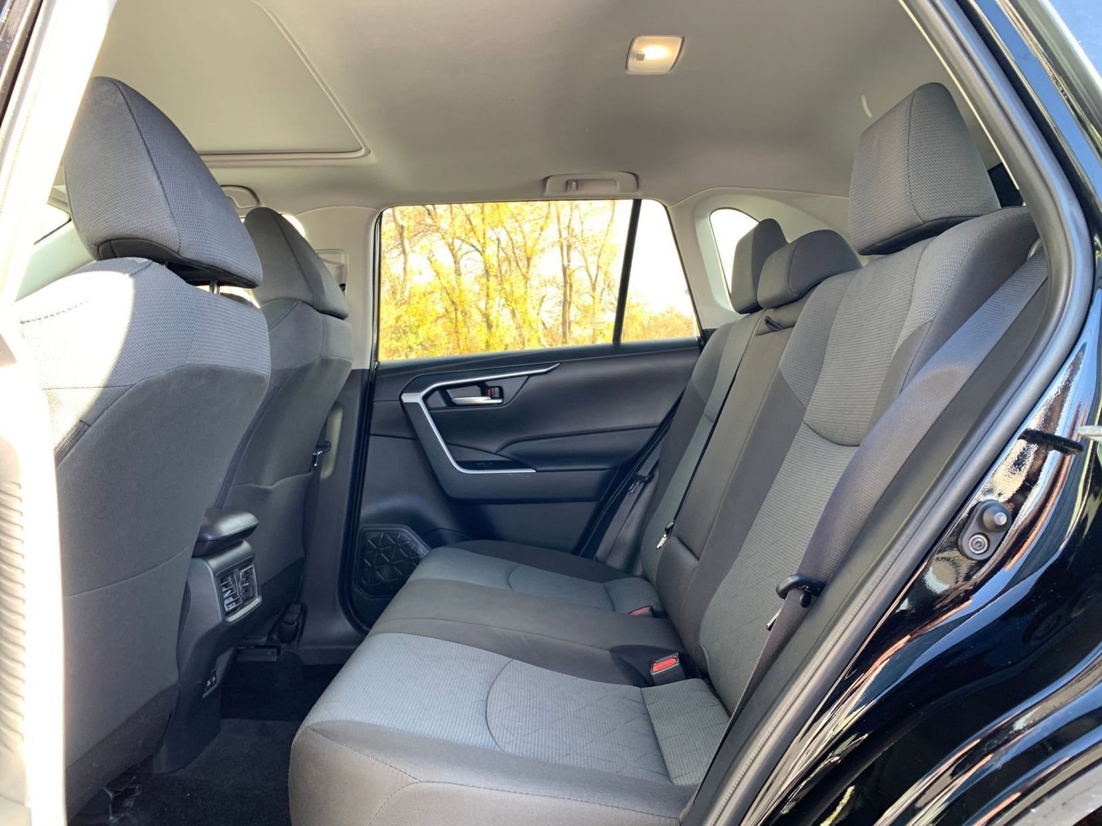 Thumbnail: 2025 Toyota RAV4 - 25