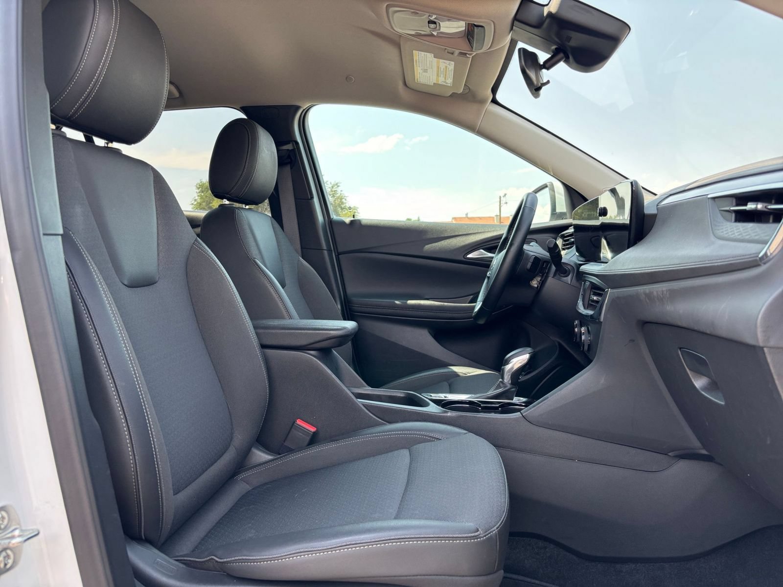 Thumbnail: 2025 Buick Encore GX - 34