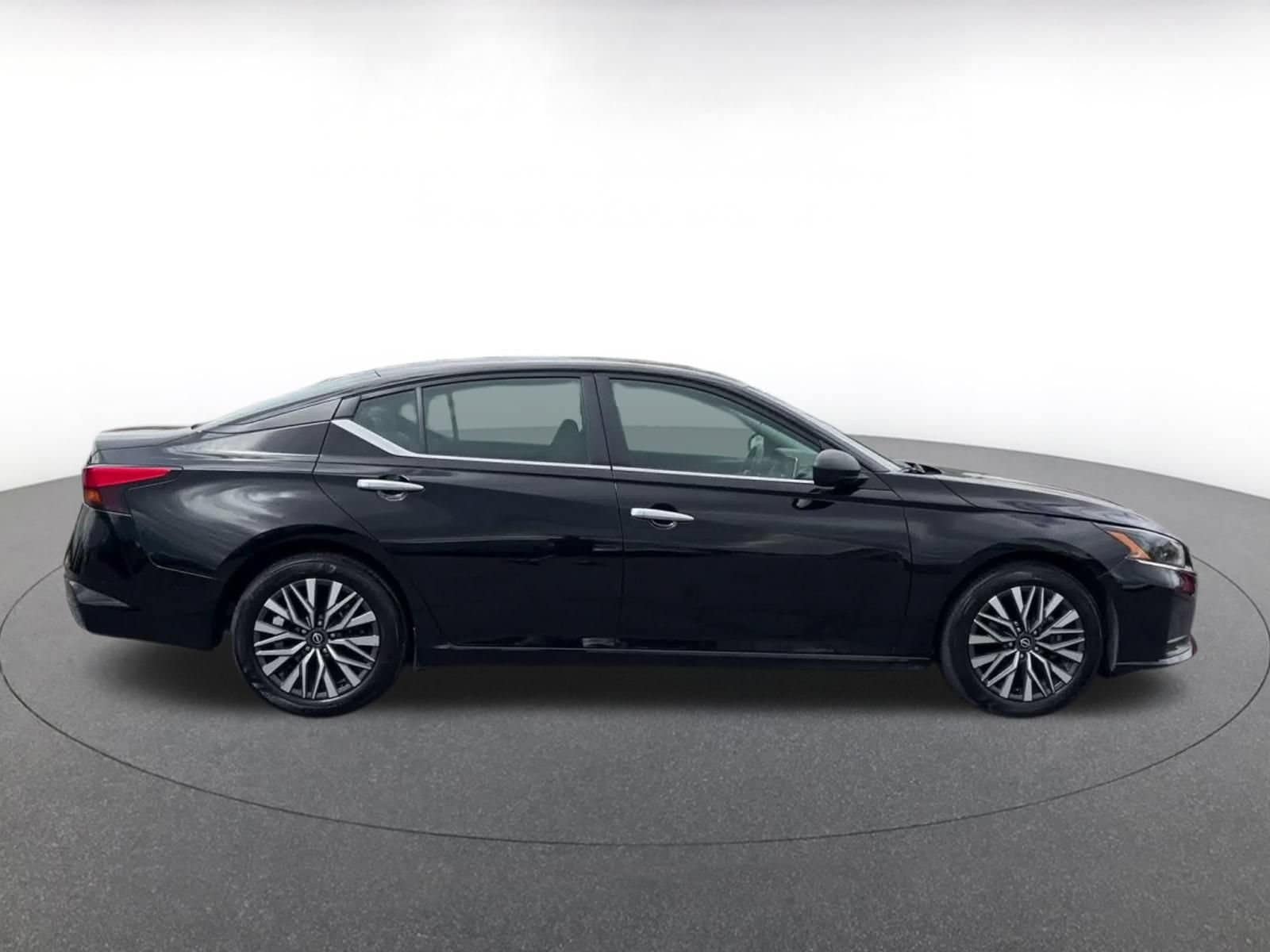 Thumbnail: 2025 Nissan Altima - 13