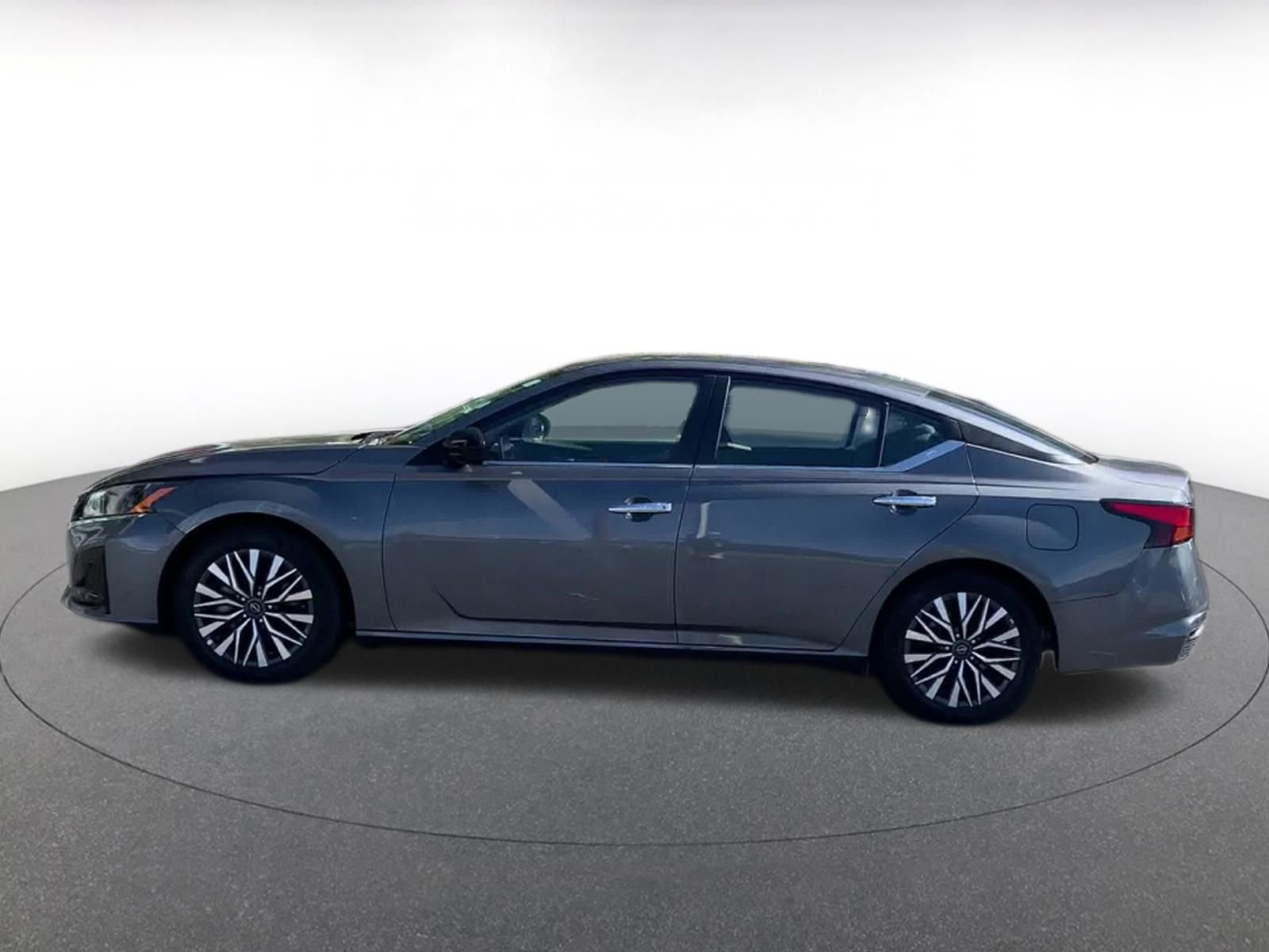 Thumbnail: 2024 Nissan Altima - 8