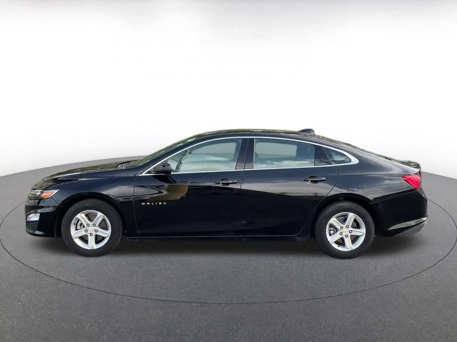 Thumbnail: 2024 Chevrolet Malibu - 9
