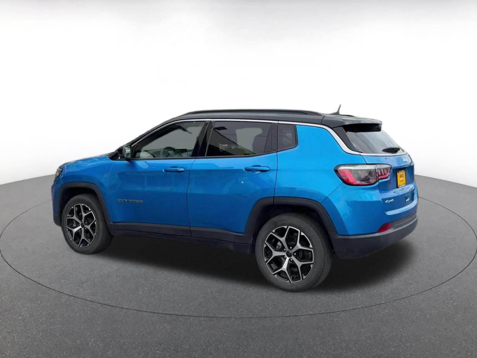 Thumbnail: 2025 Jeep Compass - 8