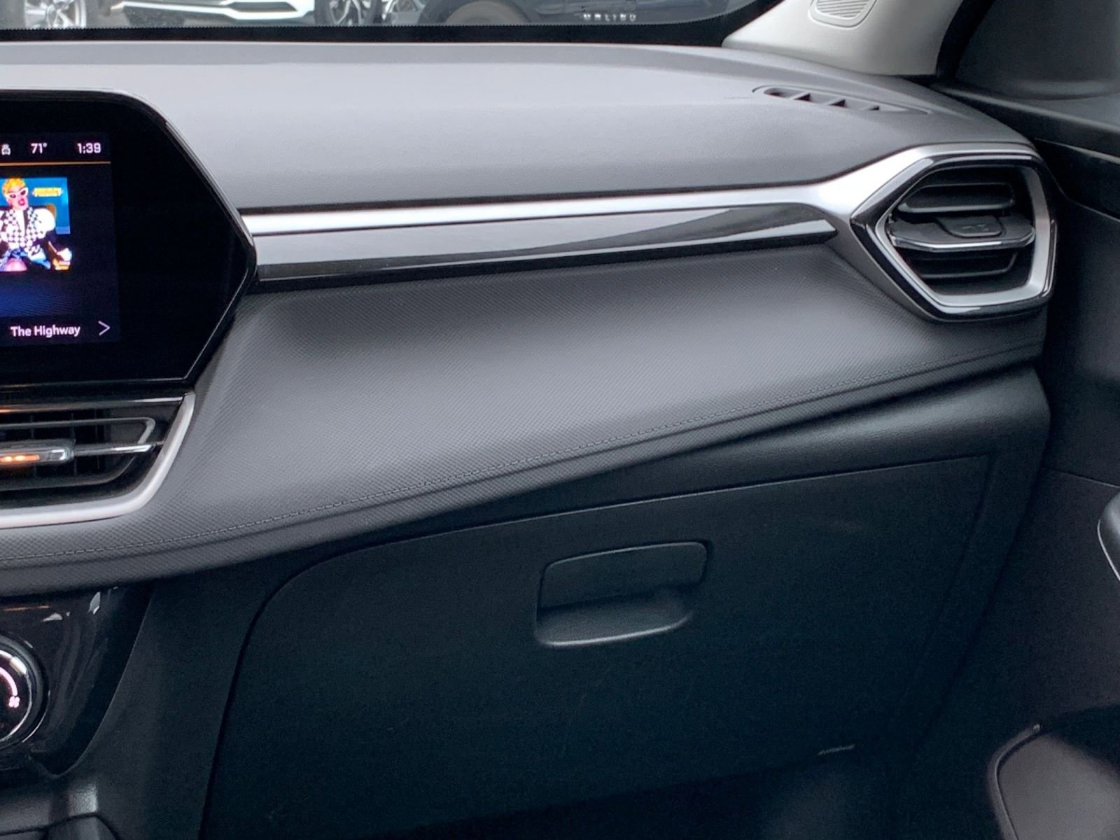 Thumbnail: 2025 Chevrolet TrailBlazer - 33