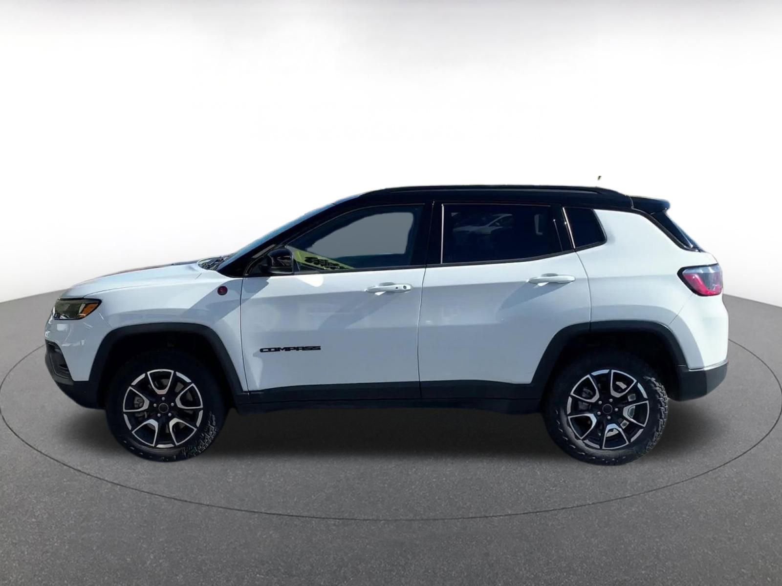 Thumbnail: 2025 Jeep Compass - 9