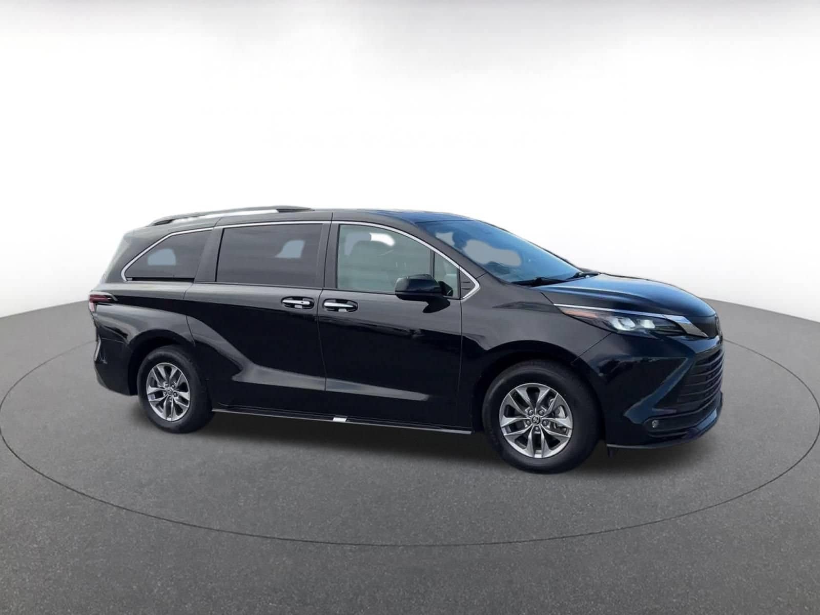 Thumbnail: 2025 Toyota Sienna - 2