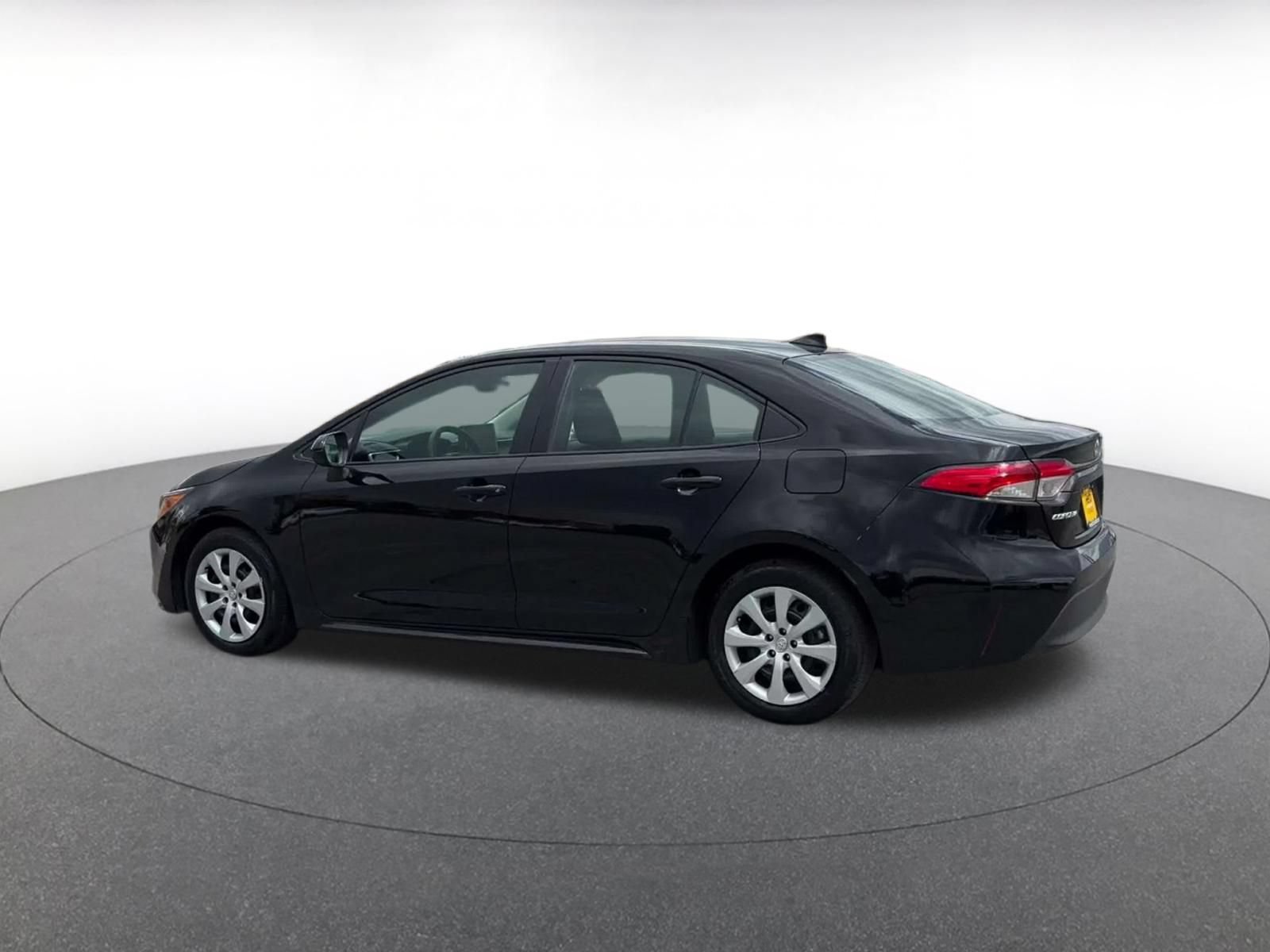 Thumbnail: 2025 Toyota Corolla - 10