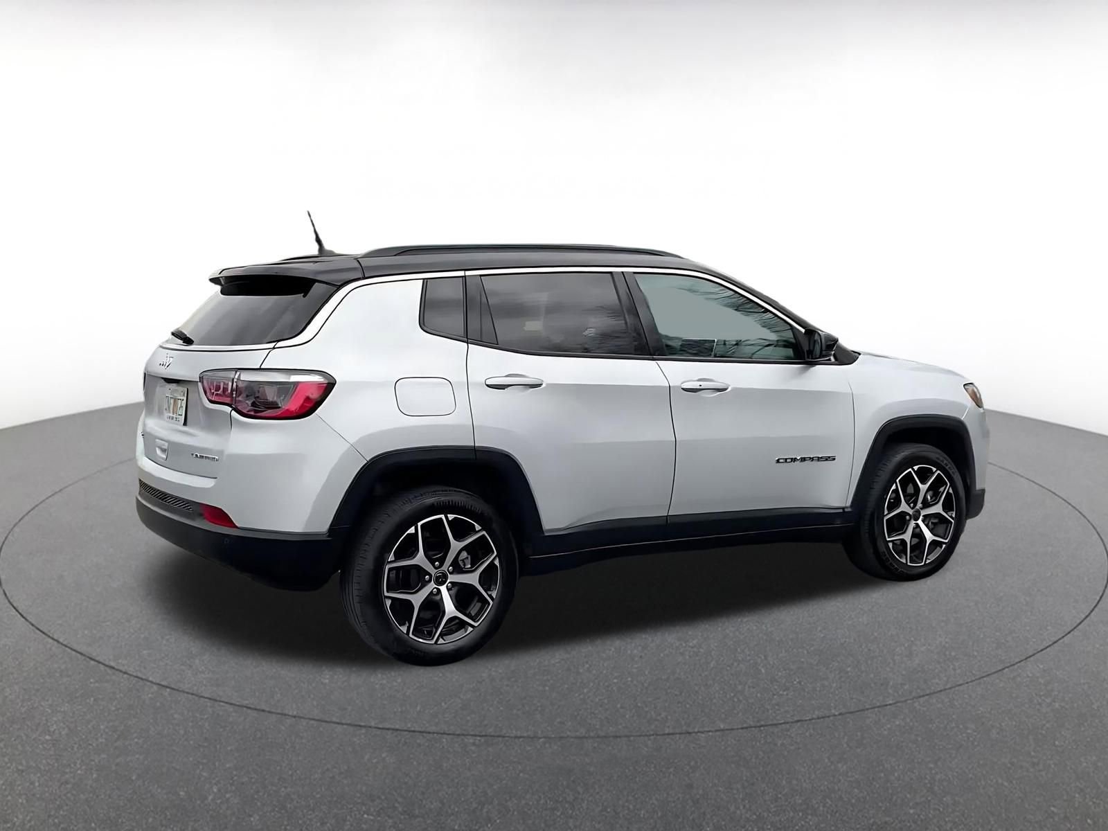 Thumbnail: 2025 Jeep Compass - 15