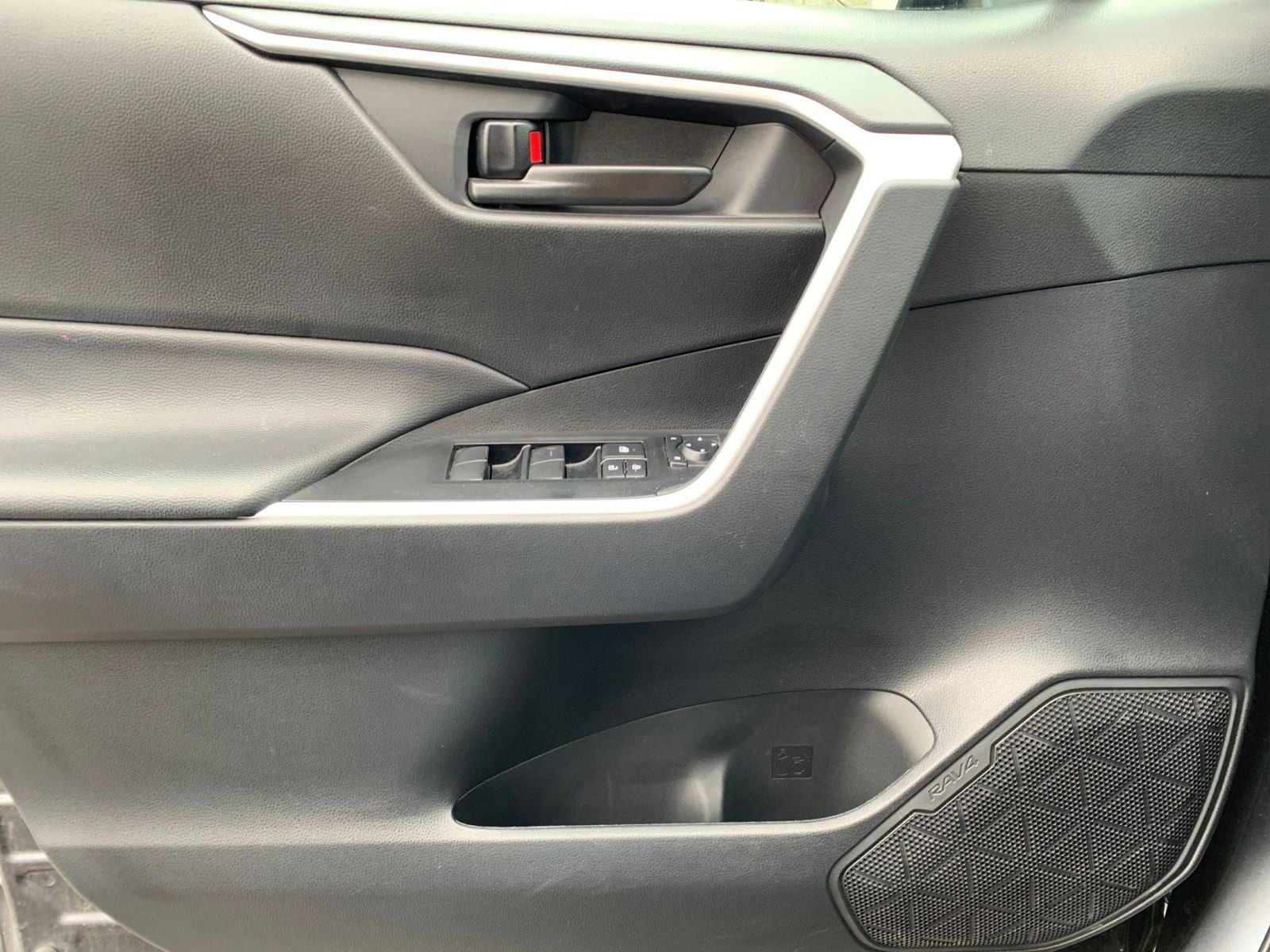 Thumbnail: 2025 Toyota RAV4 - 20