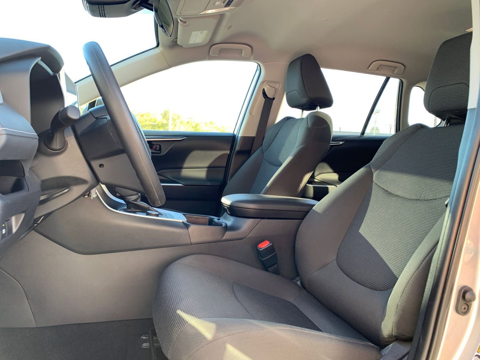 Thumbnail: 2025 Toyota RAV4 - 25