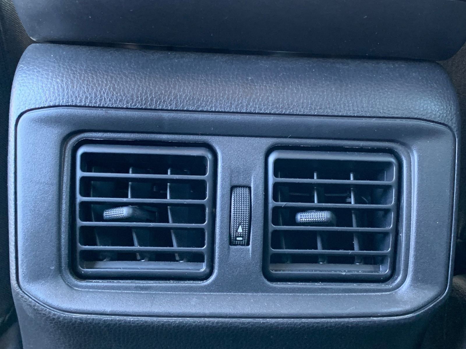 Thumbnail: 2025 Toyota RAV4 - 25