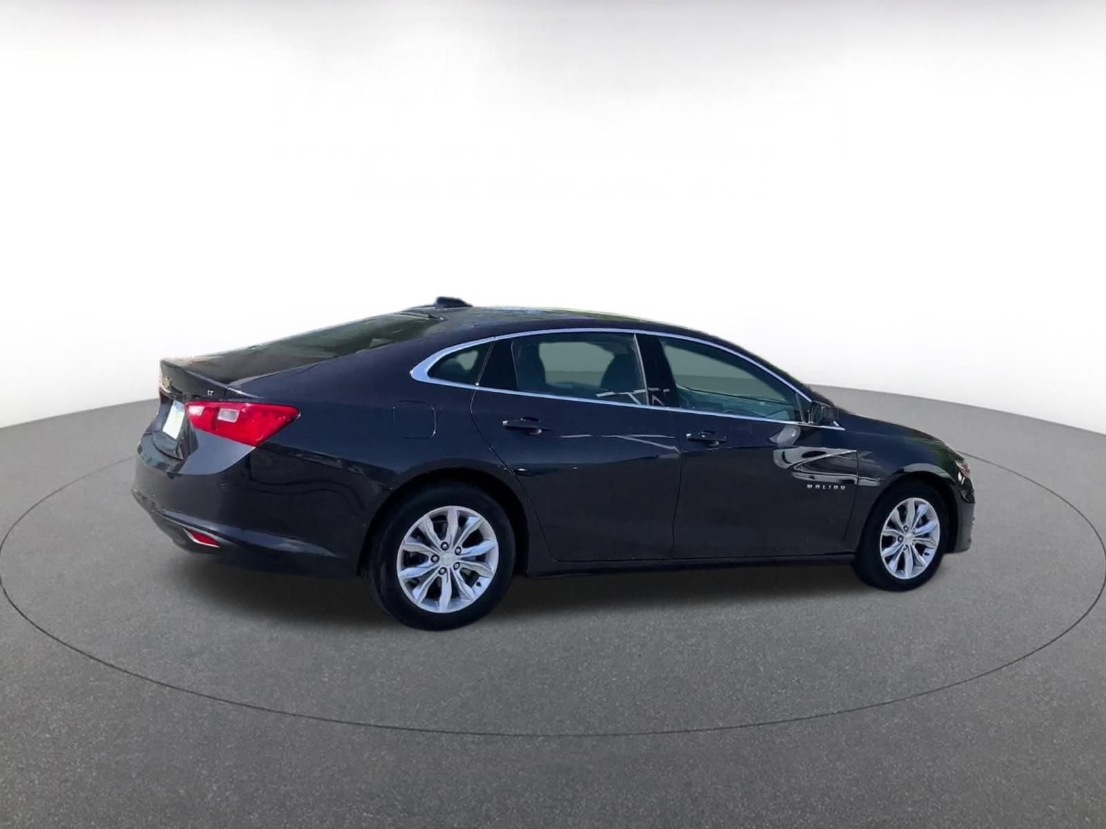 Thumbnail: 2023 Chevrolet Malibu - 15