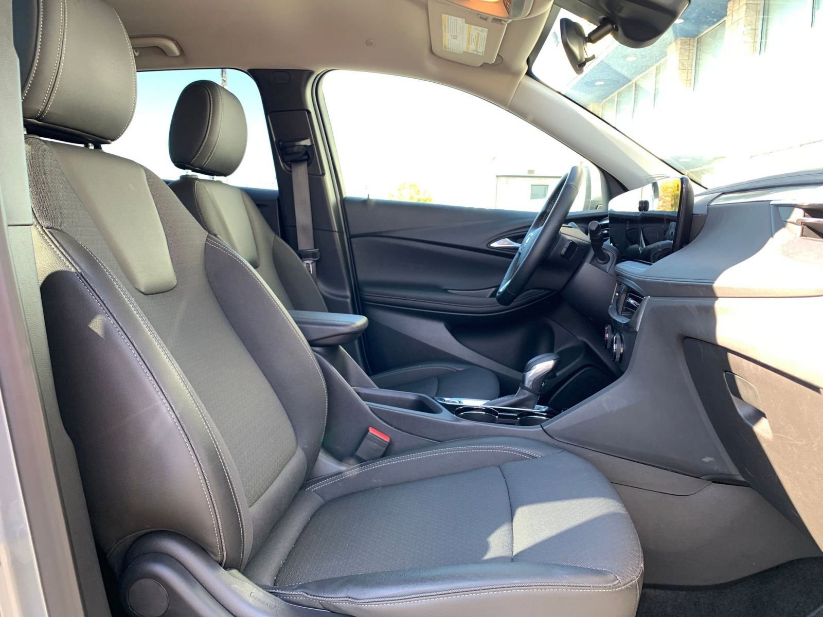 Thumbnail: 2025 Buick Encore GX - 34